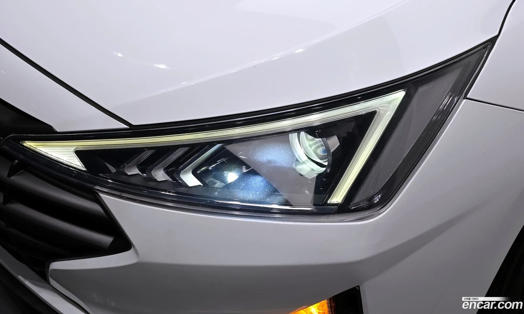 Hyundai Elantra AD 2018 — 18