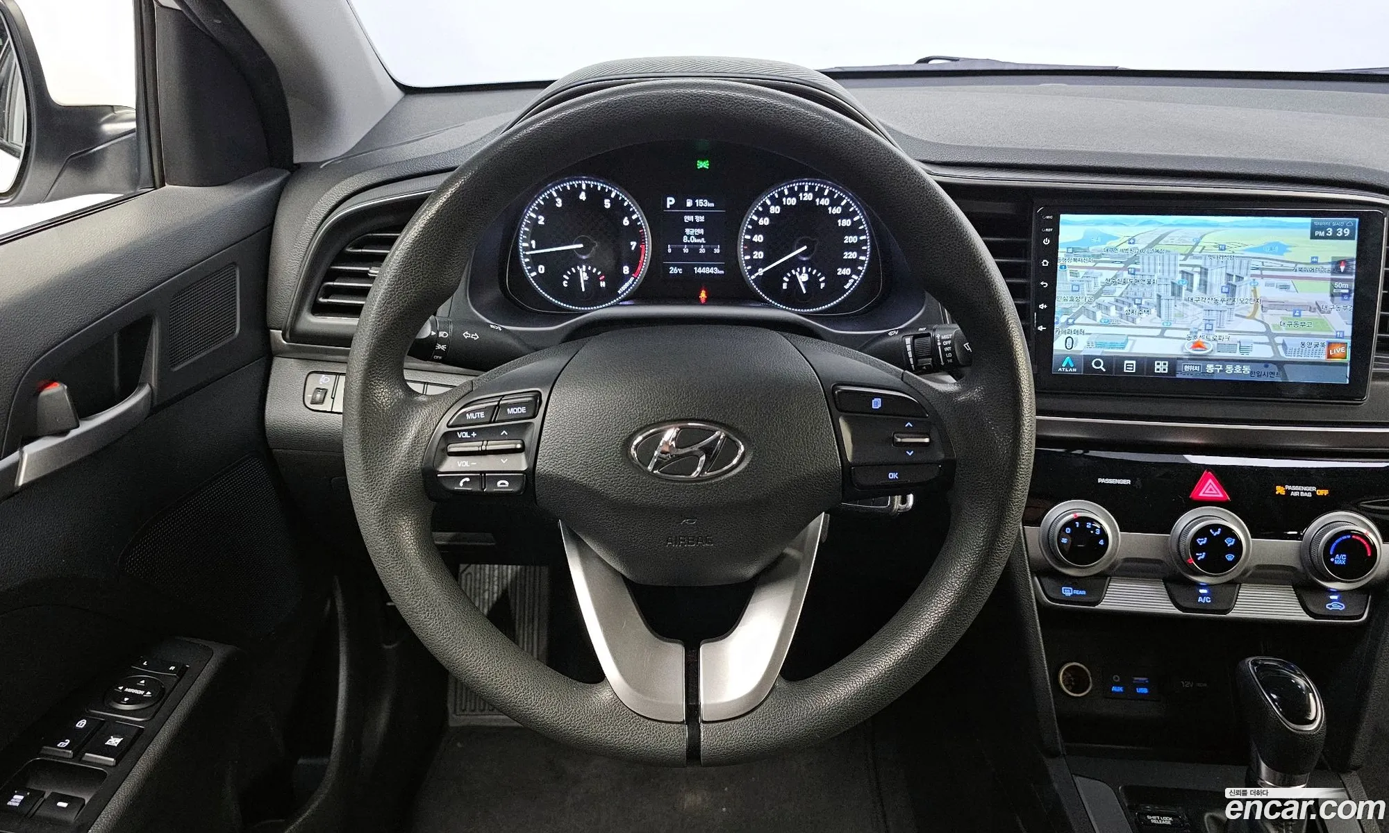 Hyundai Elantra AD 2018 — 27