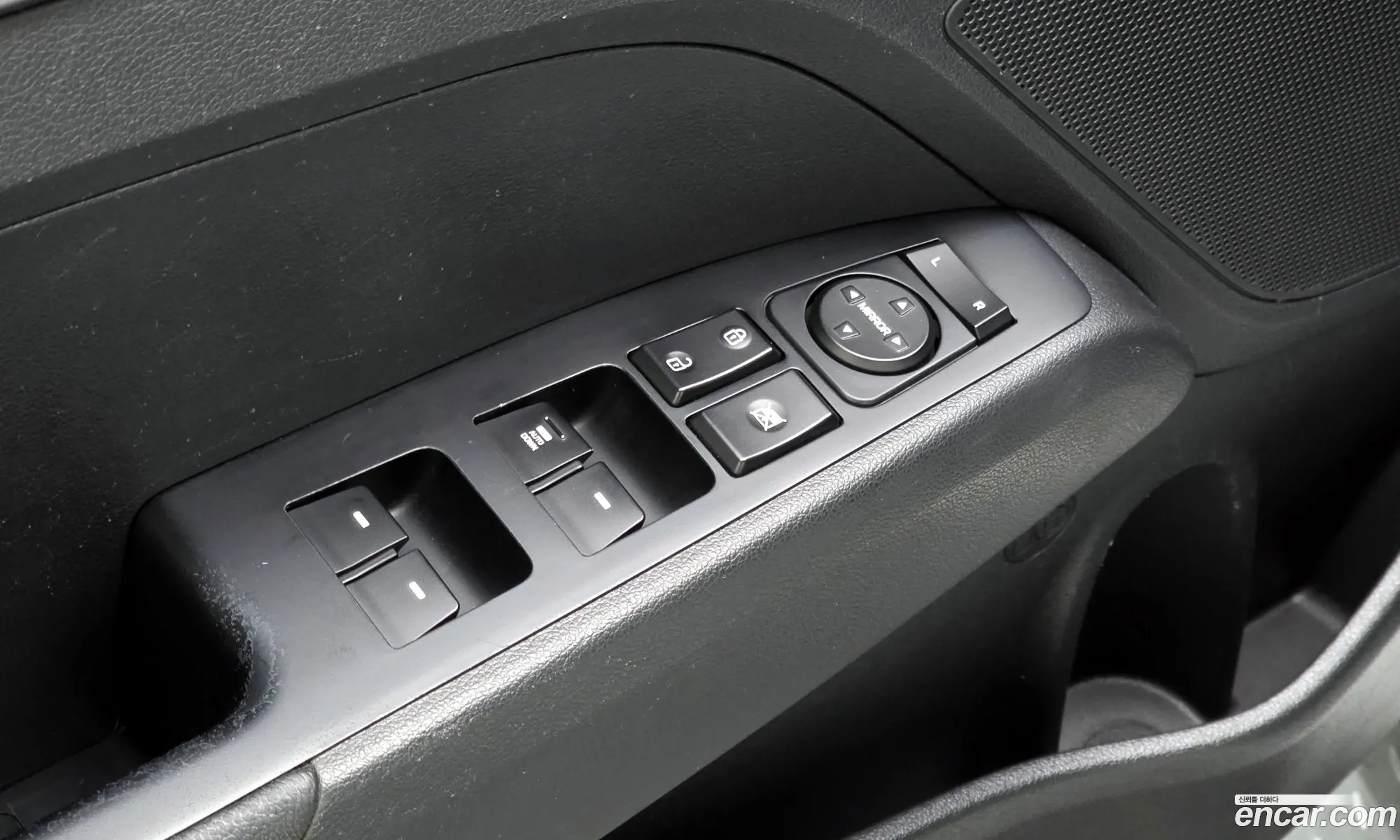 Hyundai Elantra AD 2018 — 28