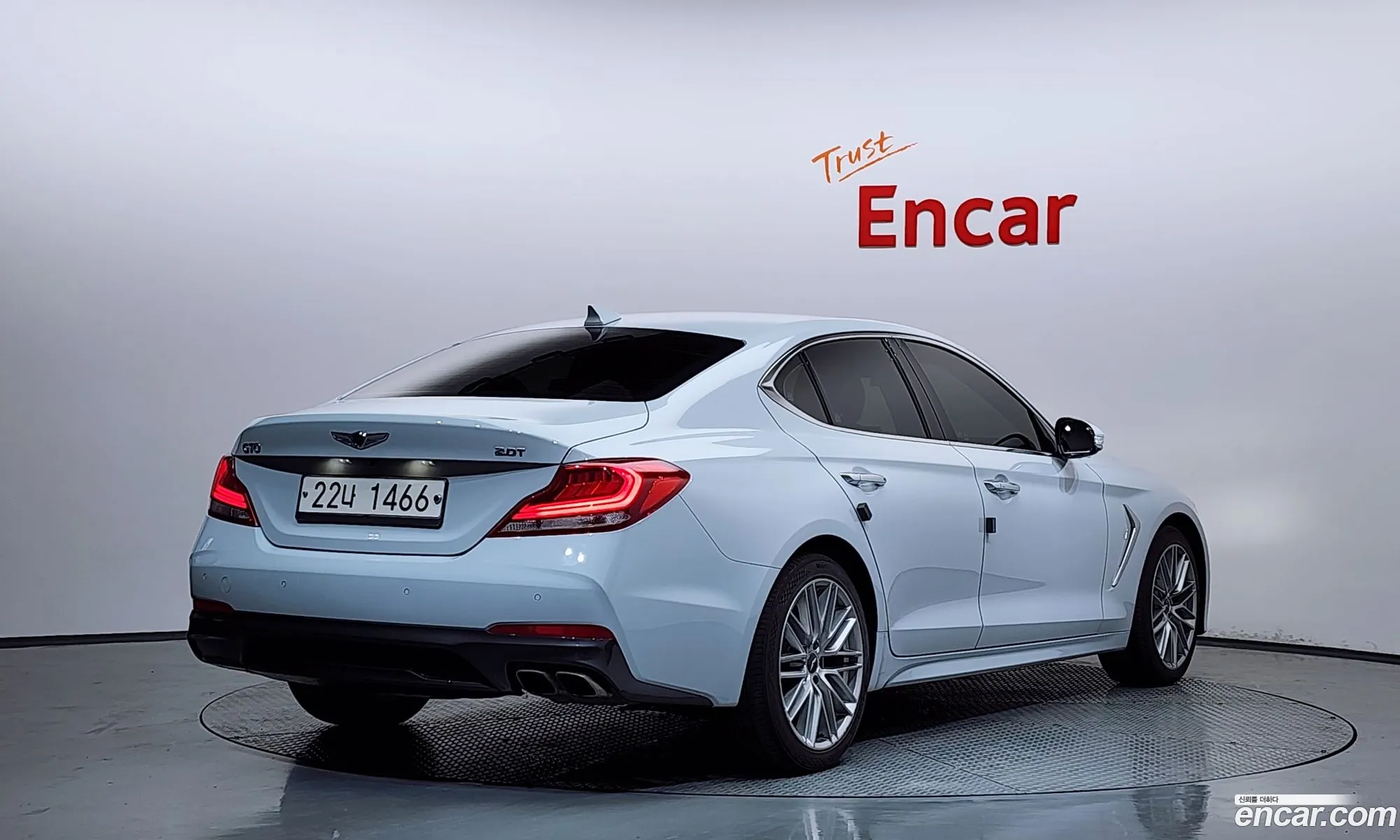 Genesis G70 2018 KMTG241ABKU033796 — 6