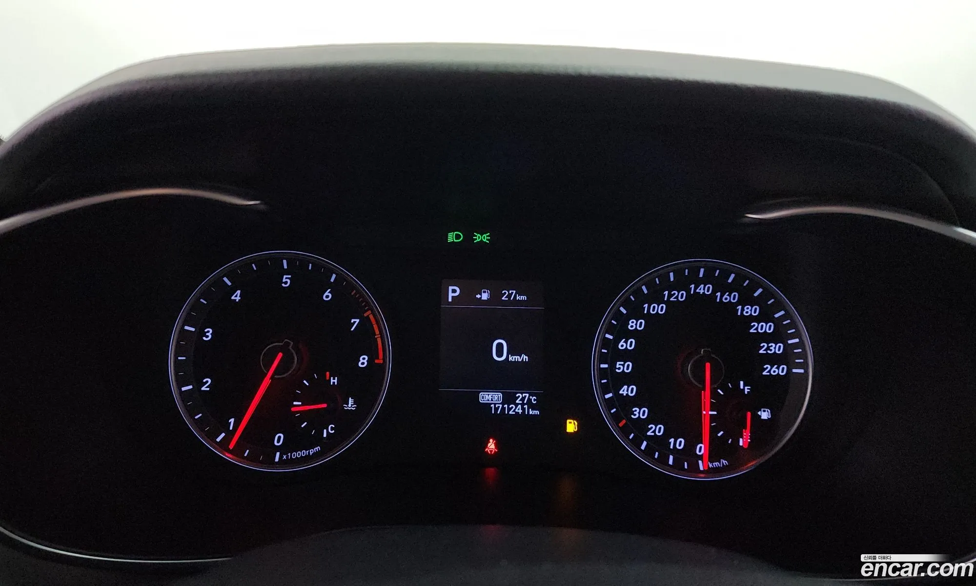 Genesis G70 2018 KMTG241ABKU033796 — 4