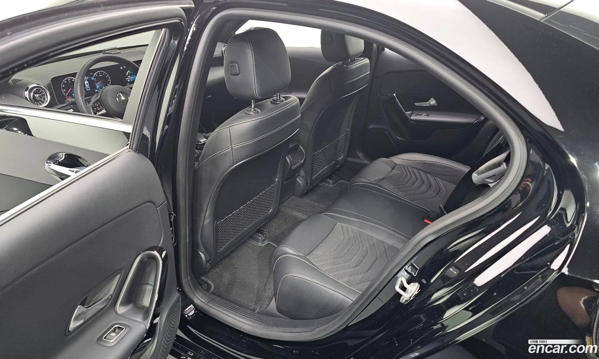 Mercedes-Benz A-Class W177 2020 — 14
