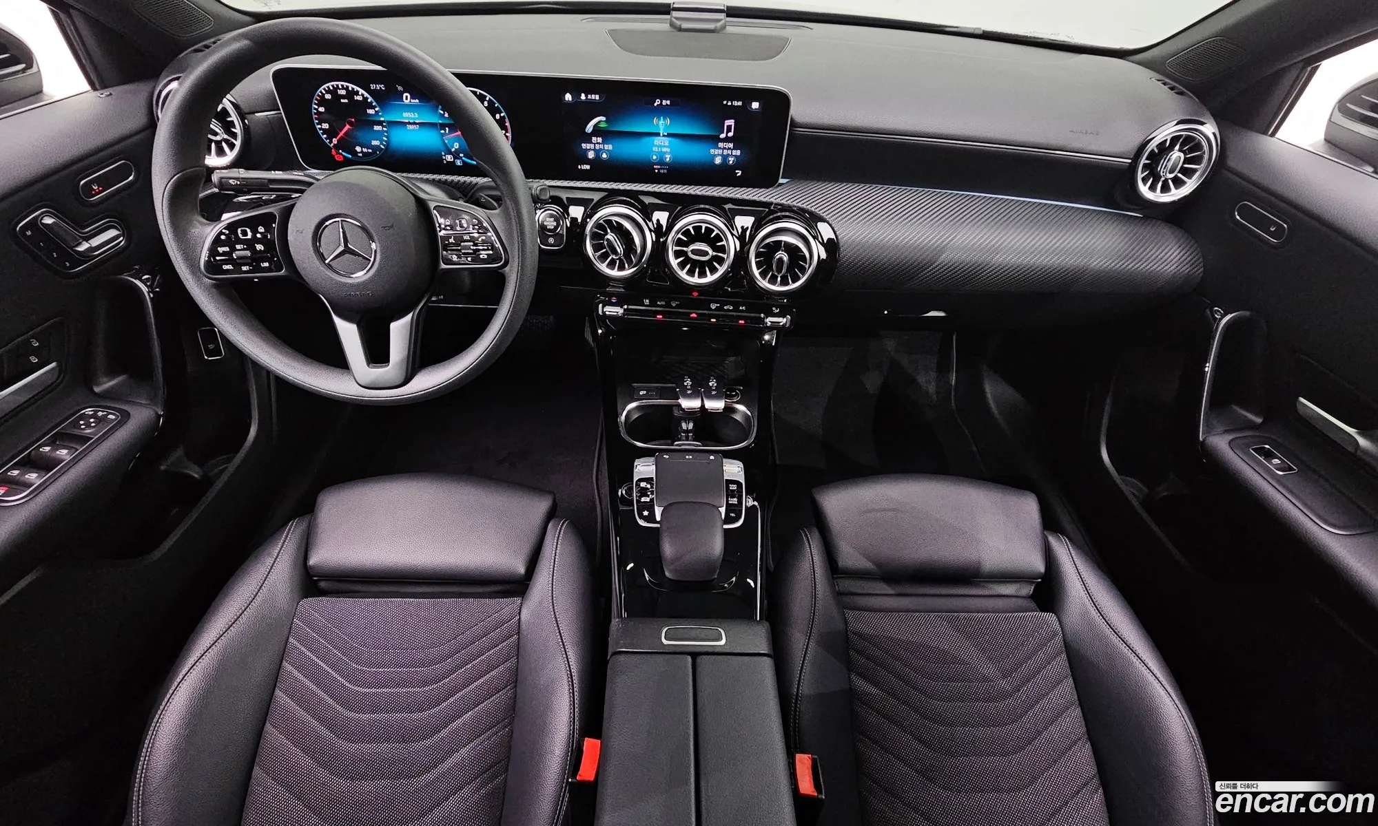 Mercedes-Benz A-Class W177 2020 — 18