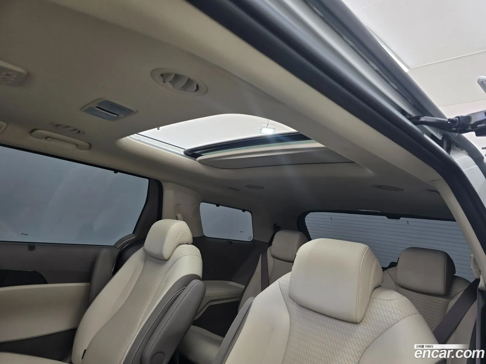 Kia Carnival 2024 — 2
