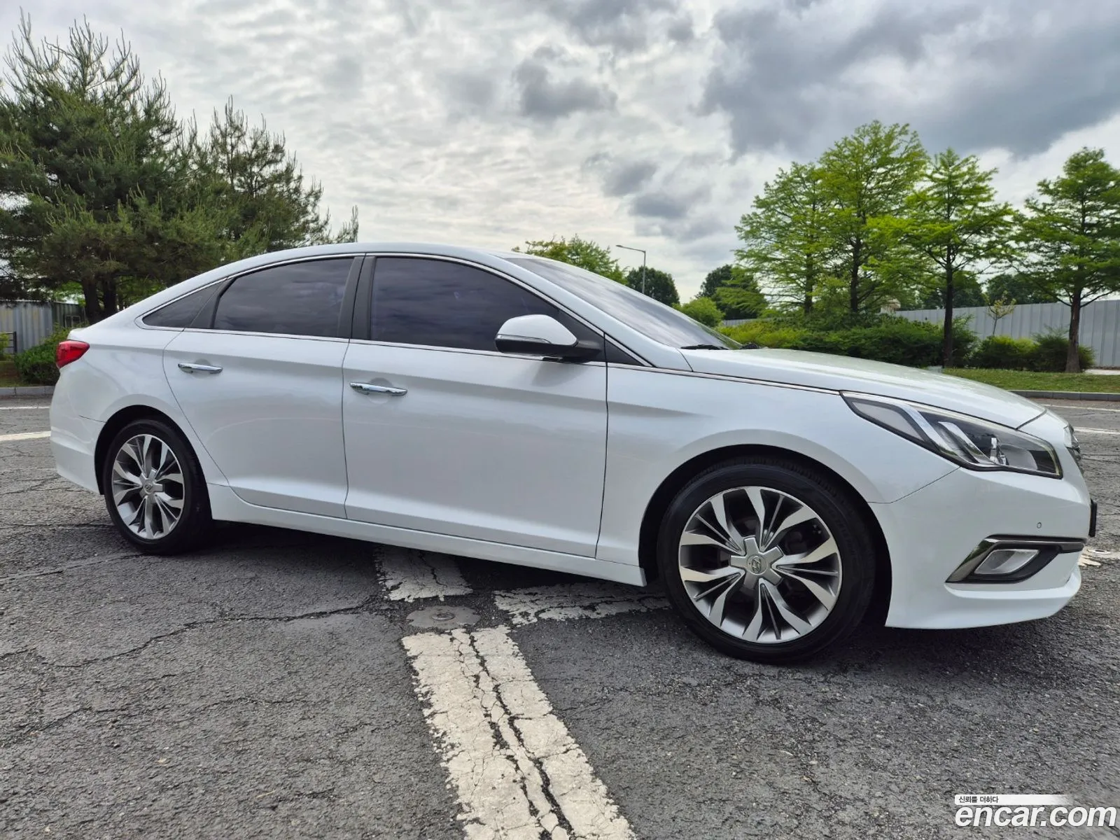 Hyundai LF Sonata 2016 — 14