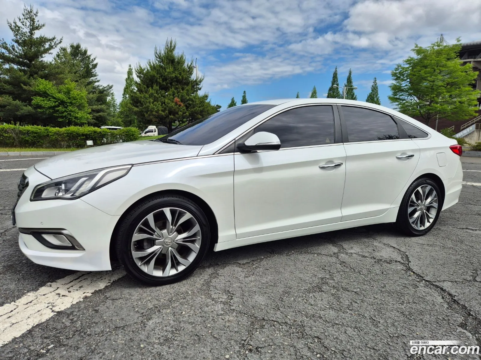 Hyundai LF Sonata 2016 — 10