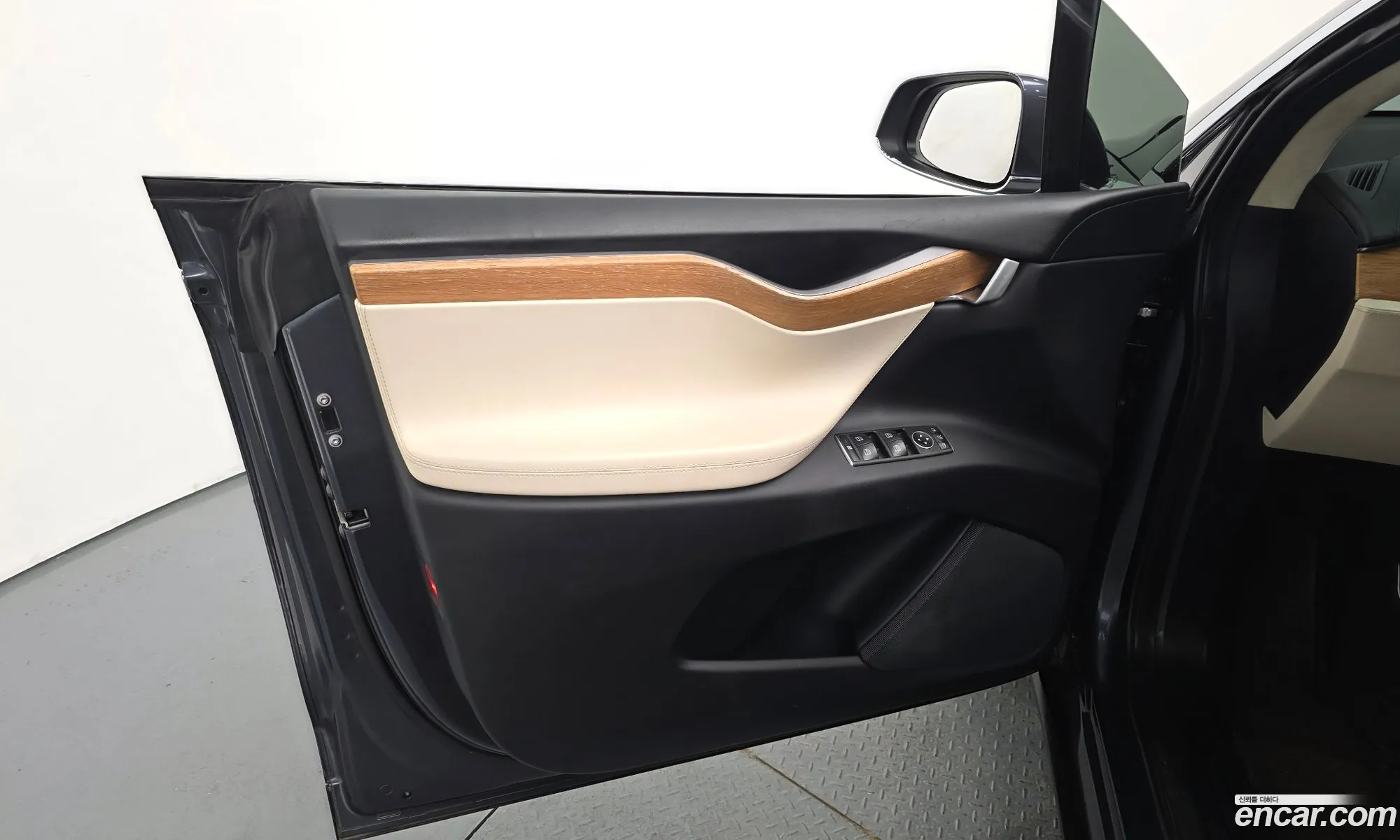 Tesla Model X 2019 5YJXCBE23KF150586 — 6