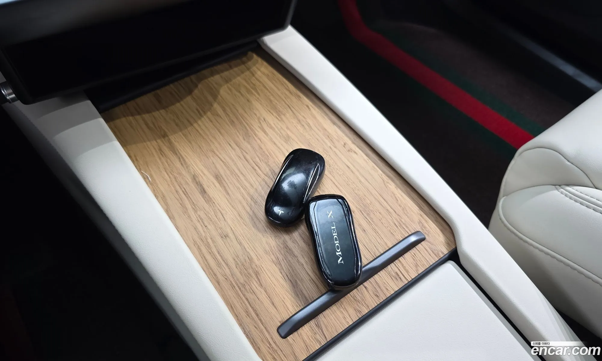 Tesla Model X 2019 5YJXCBE23KF150586 — 4