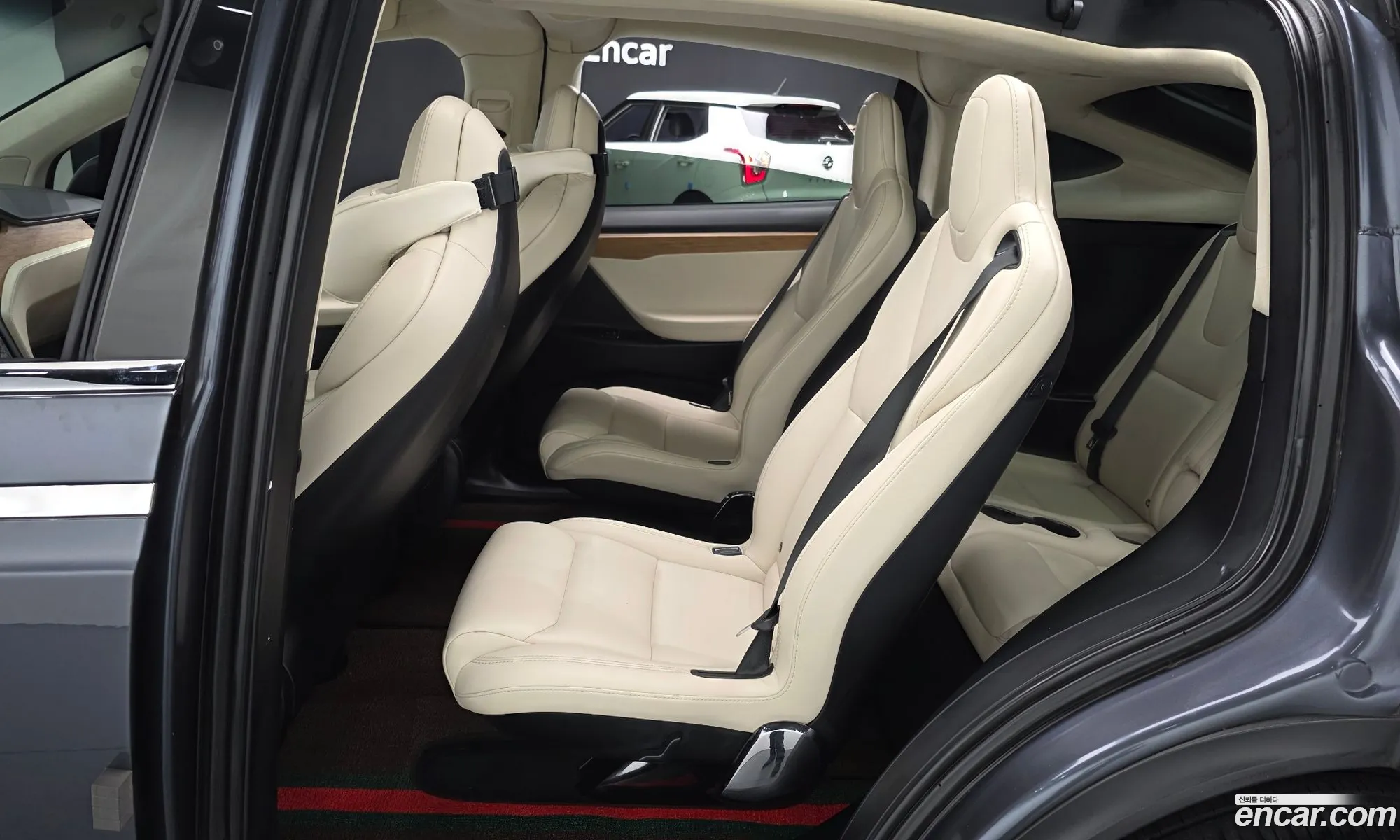 Tesla Model X 2019 5YJXCBE23KF150586 — 28