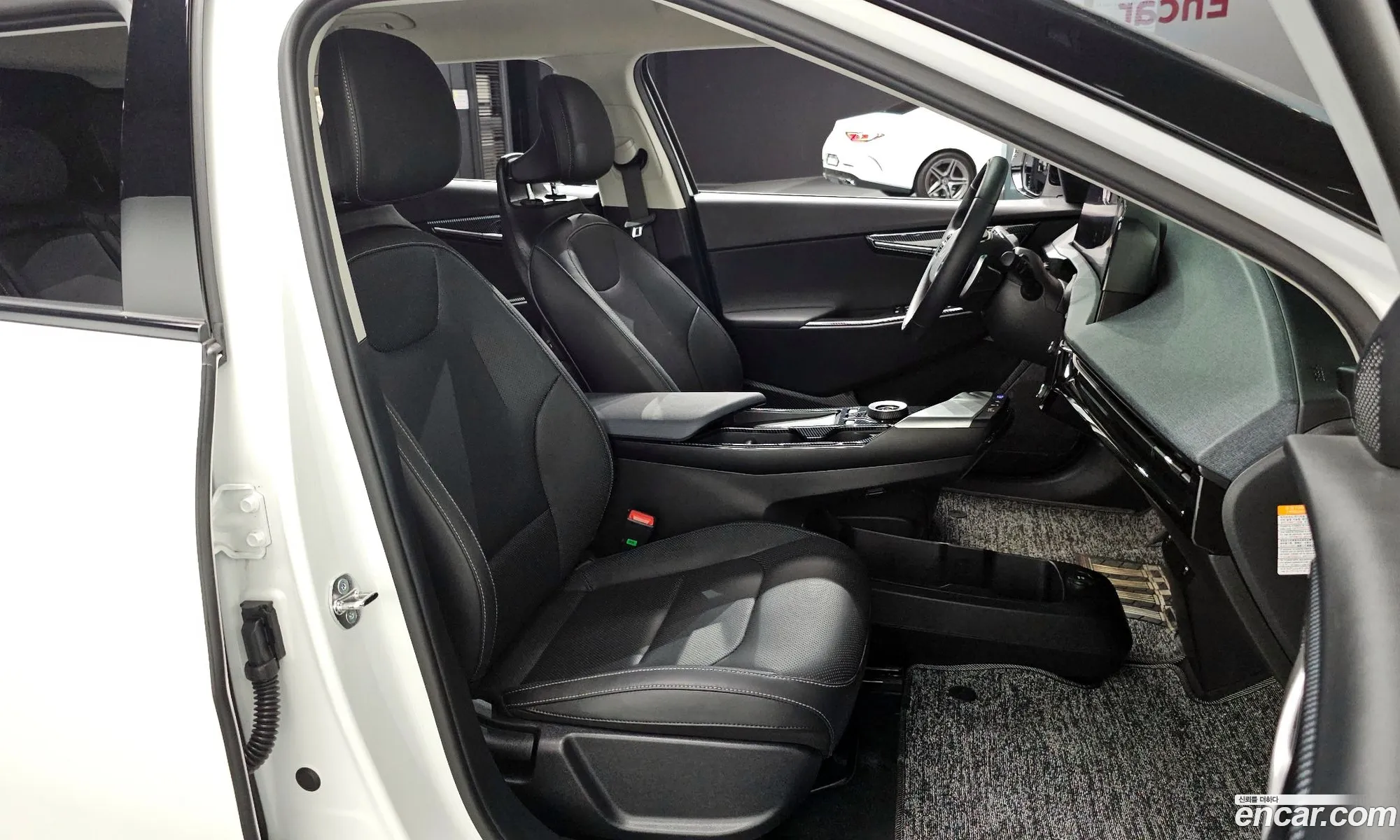 Kia EV6 2023 KNAC381DPPA164020 — 10