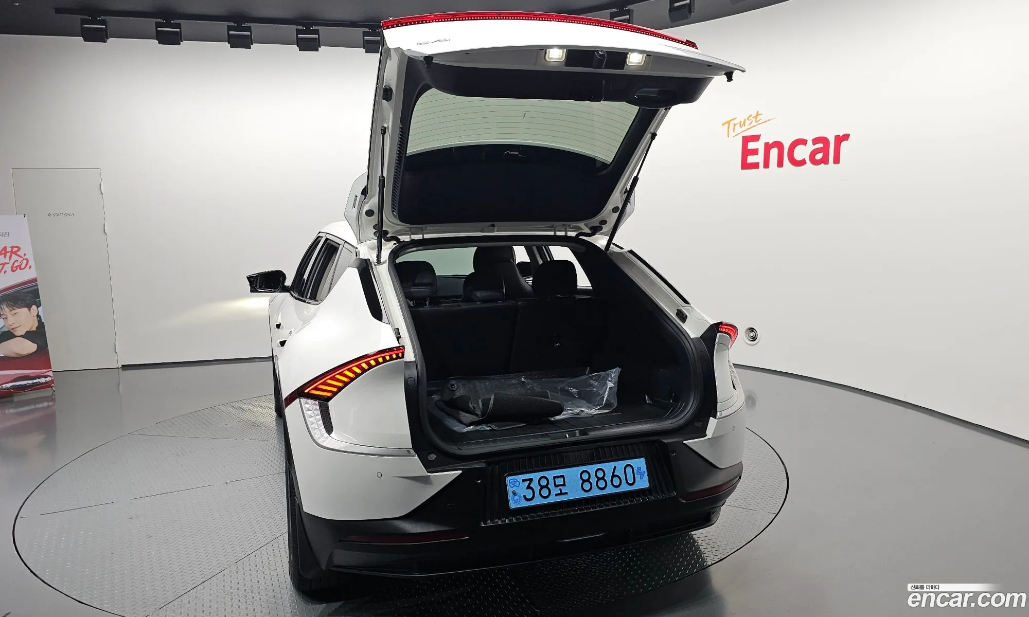 Kia EV6 2023 KNAC381DPPA164020 — 12