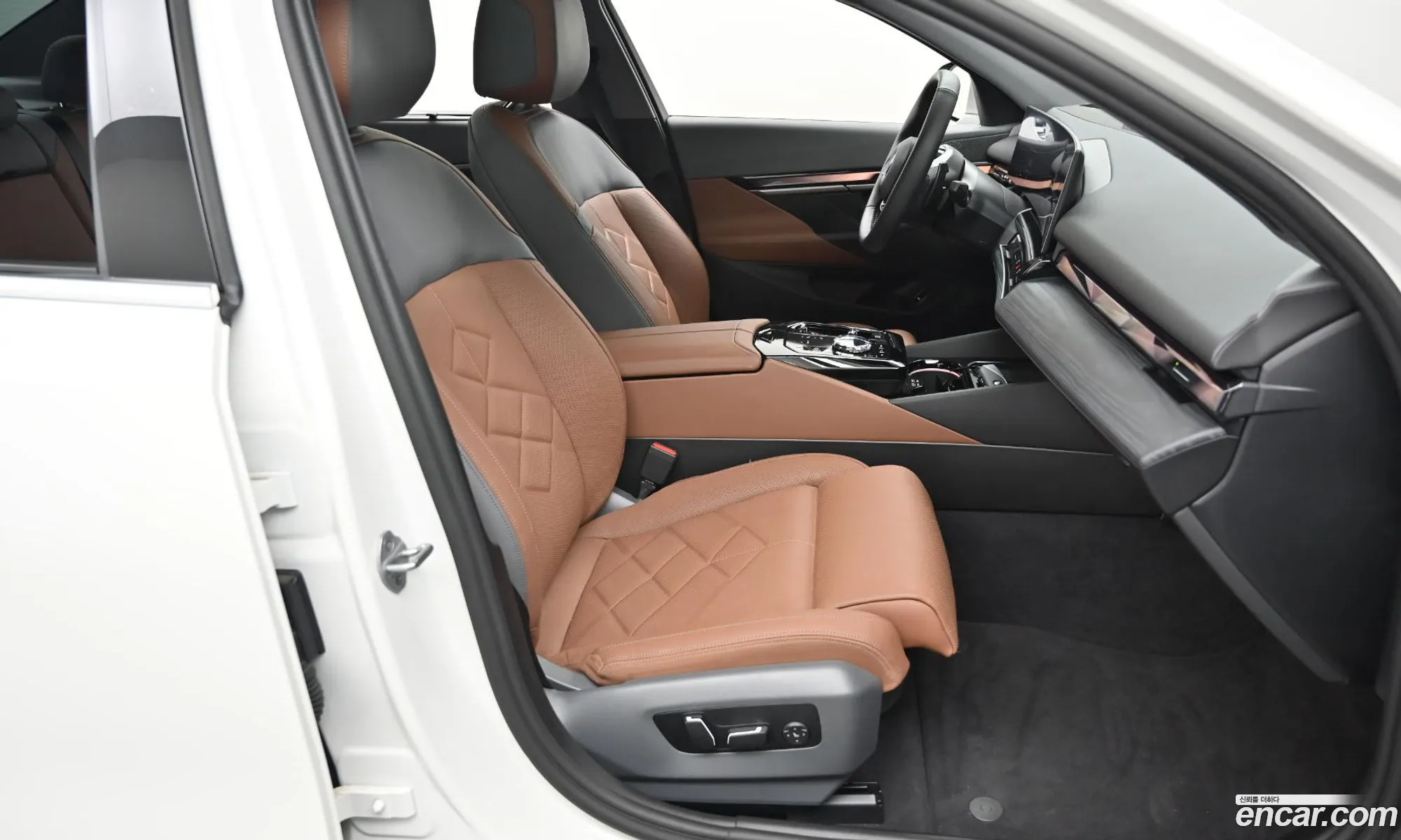 BMW 5 Series 2025 — 4