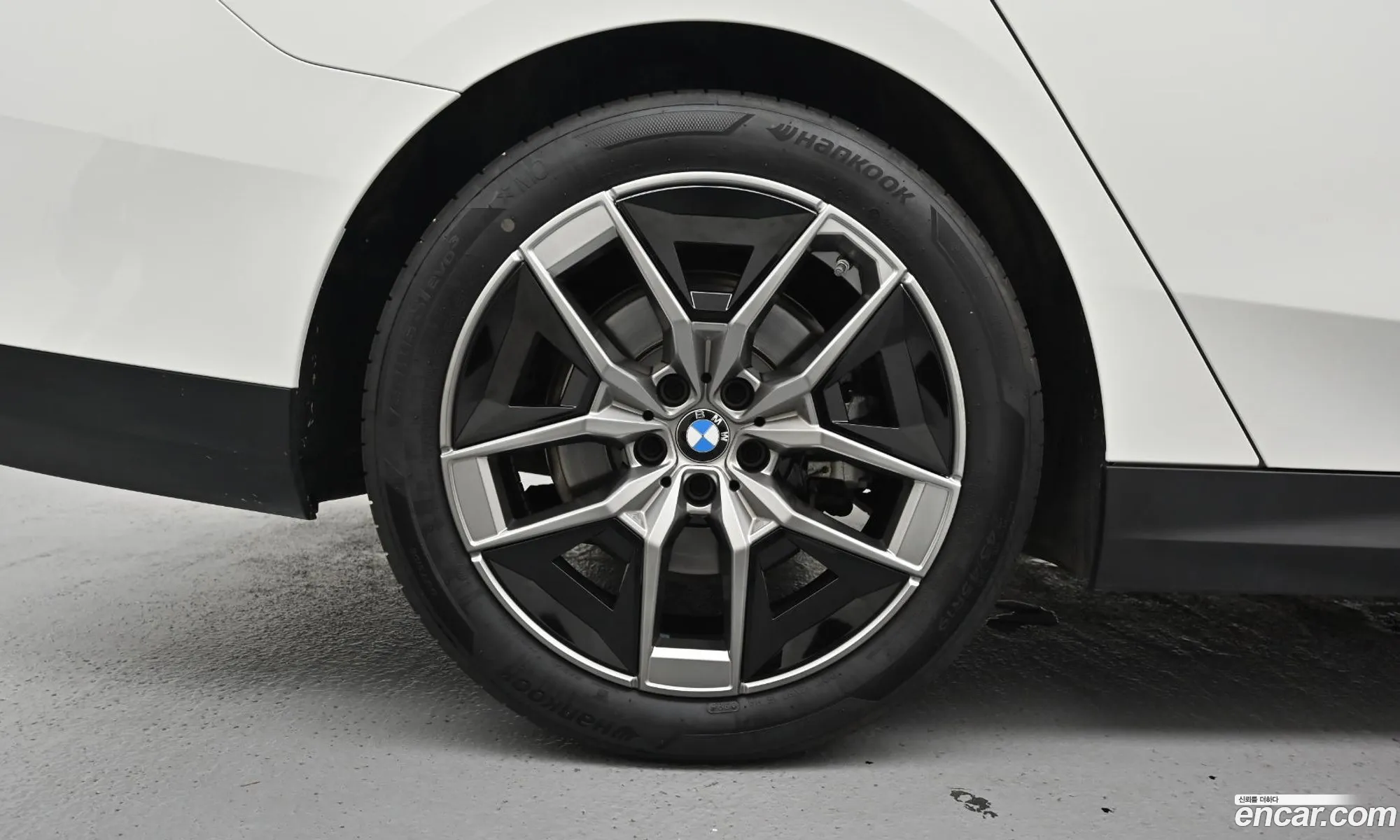 BMW 5 Series 2025 — 14