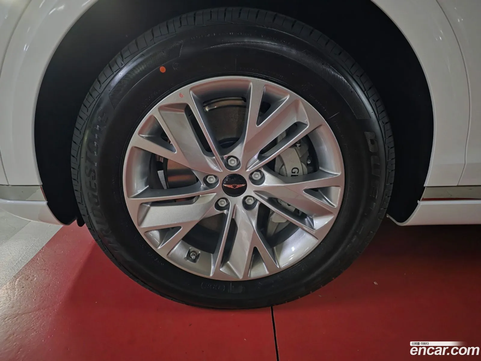 Genesis GV70 2025 — 14