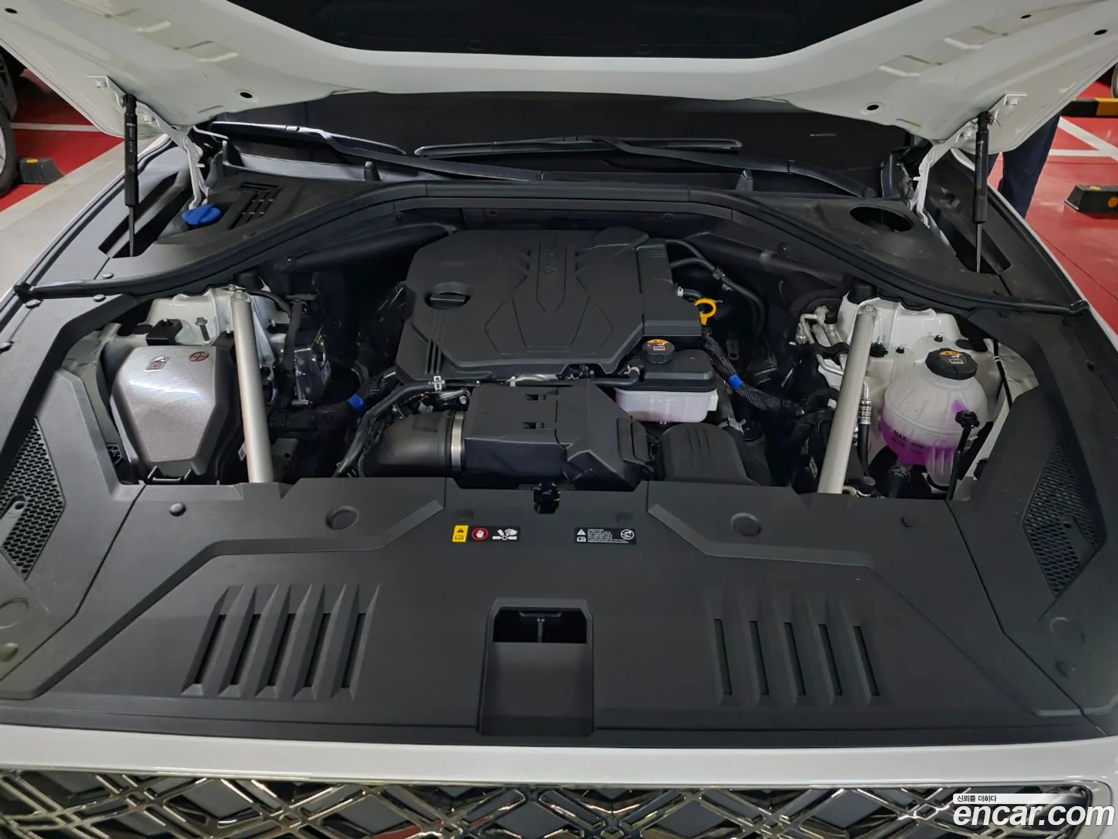 Genesis GV70 2025 — 10