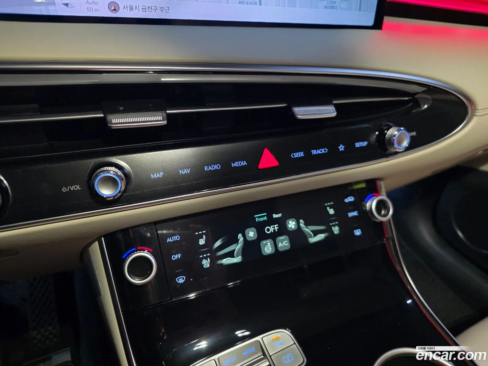 Genesis GV70 2025 — 3