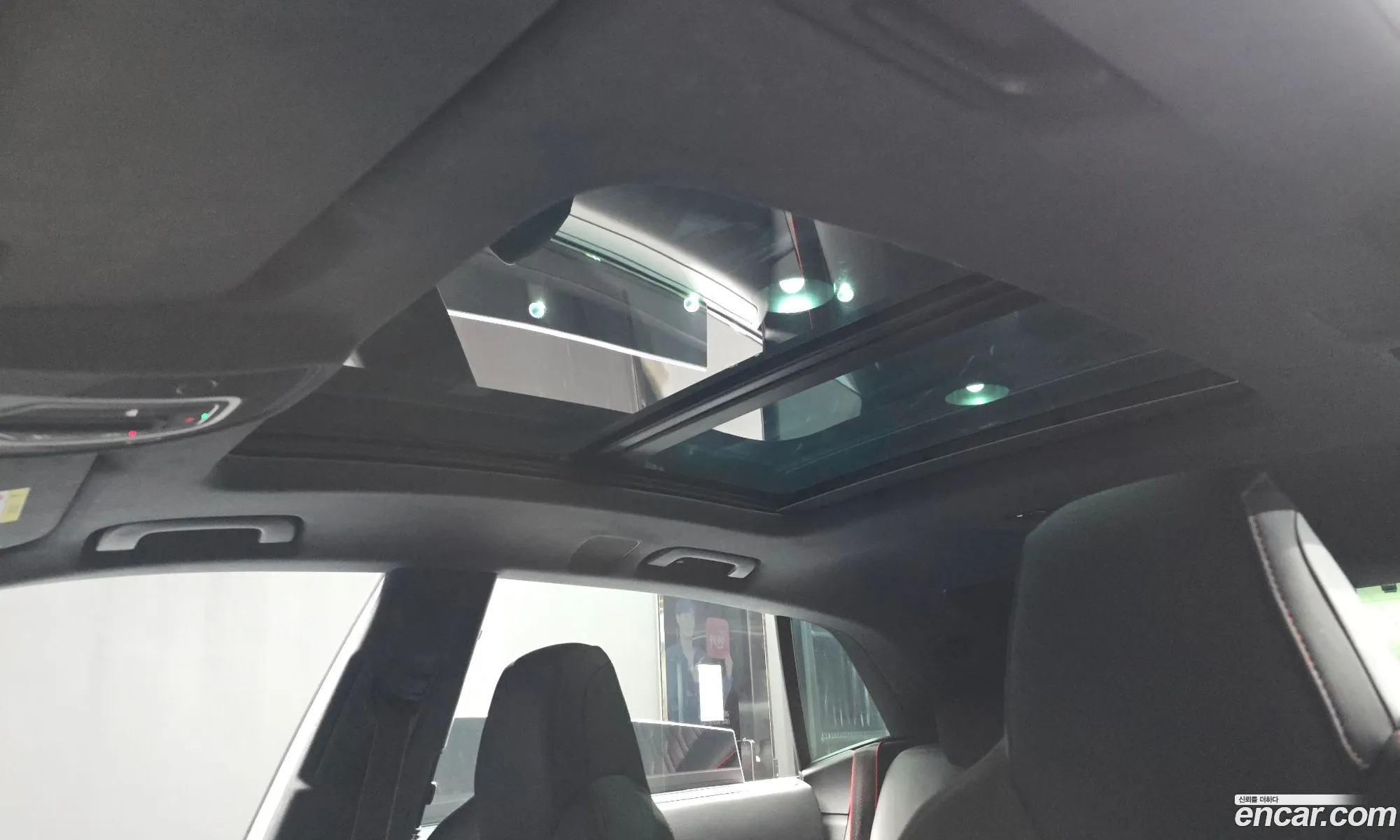 Audi RSQ8 2025 WUAZZZF1 — 20