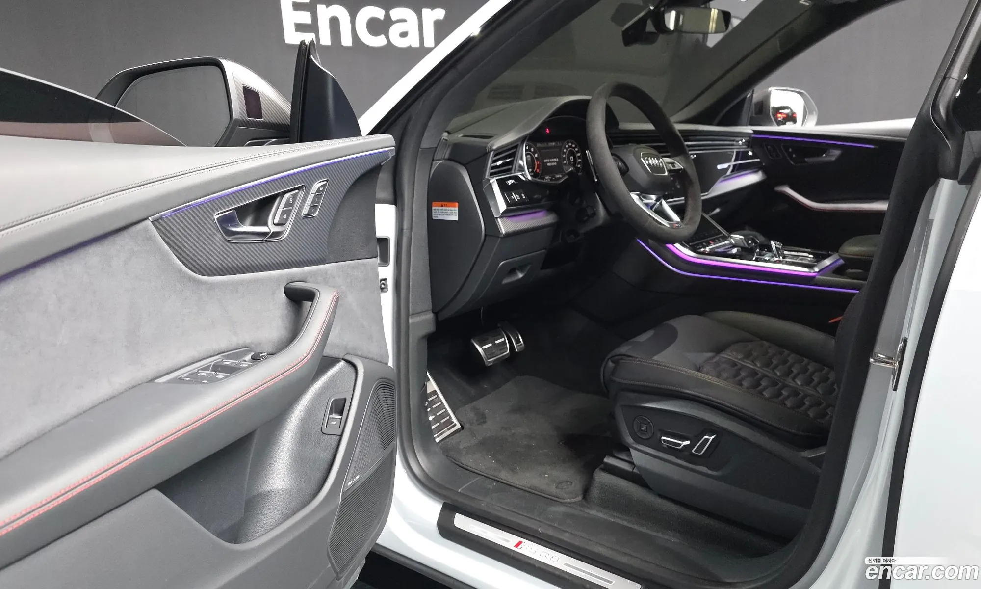 Audi RSQ8 2025 WUAZZZF1 — 18