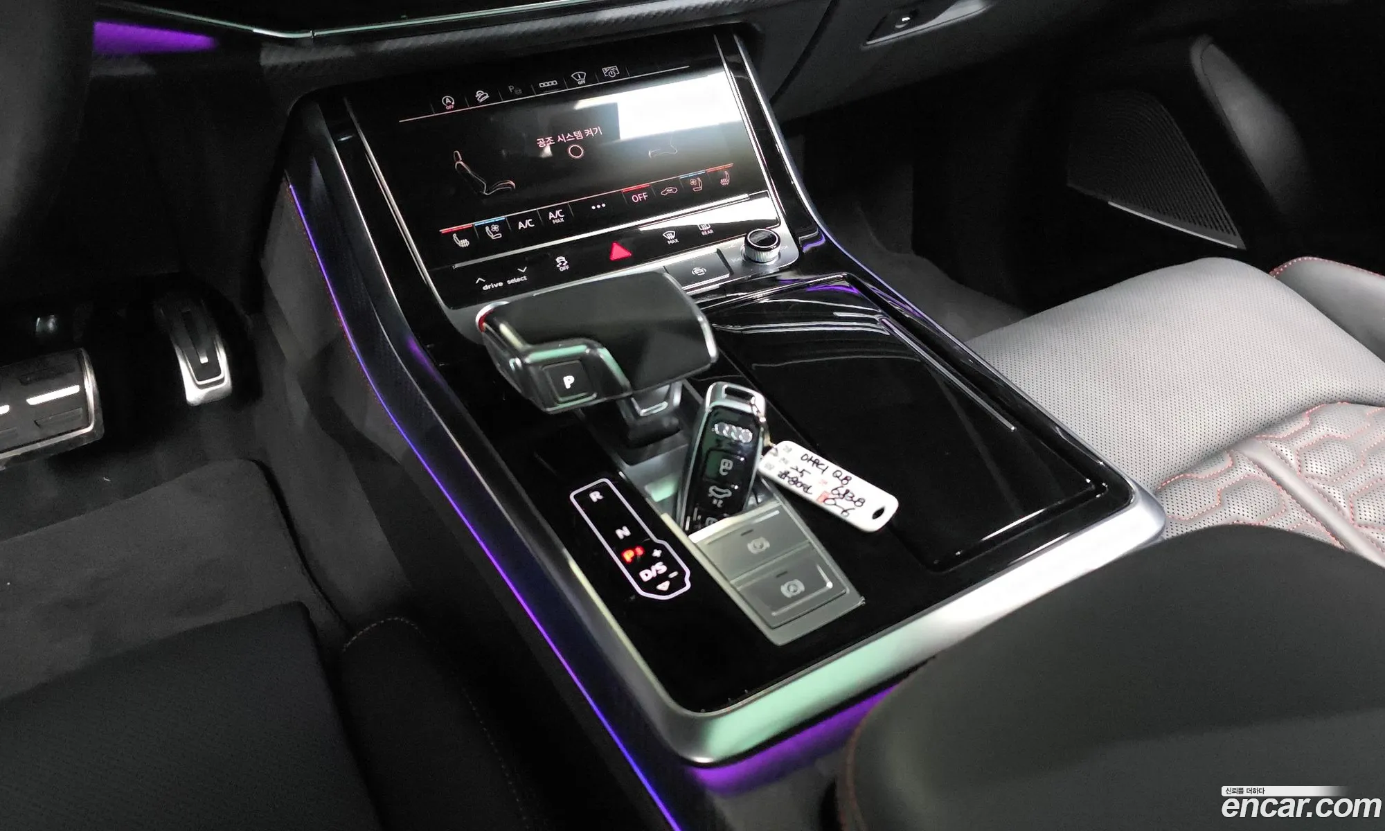 Audi RSQ8 2025 WUAZZZF1 — 6