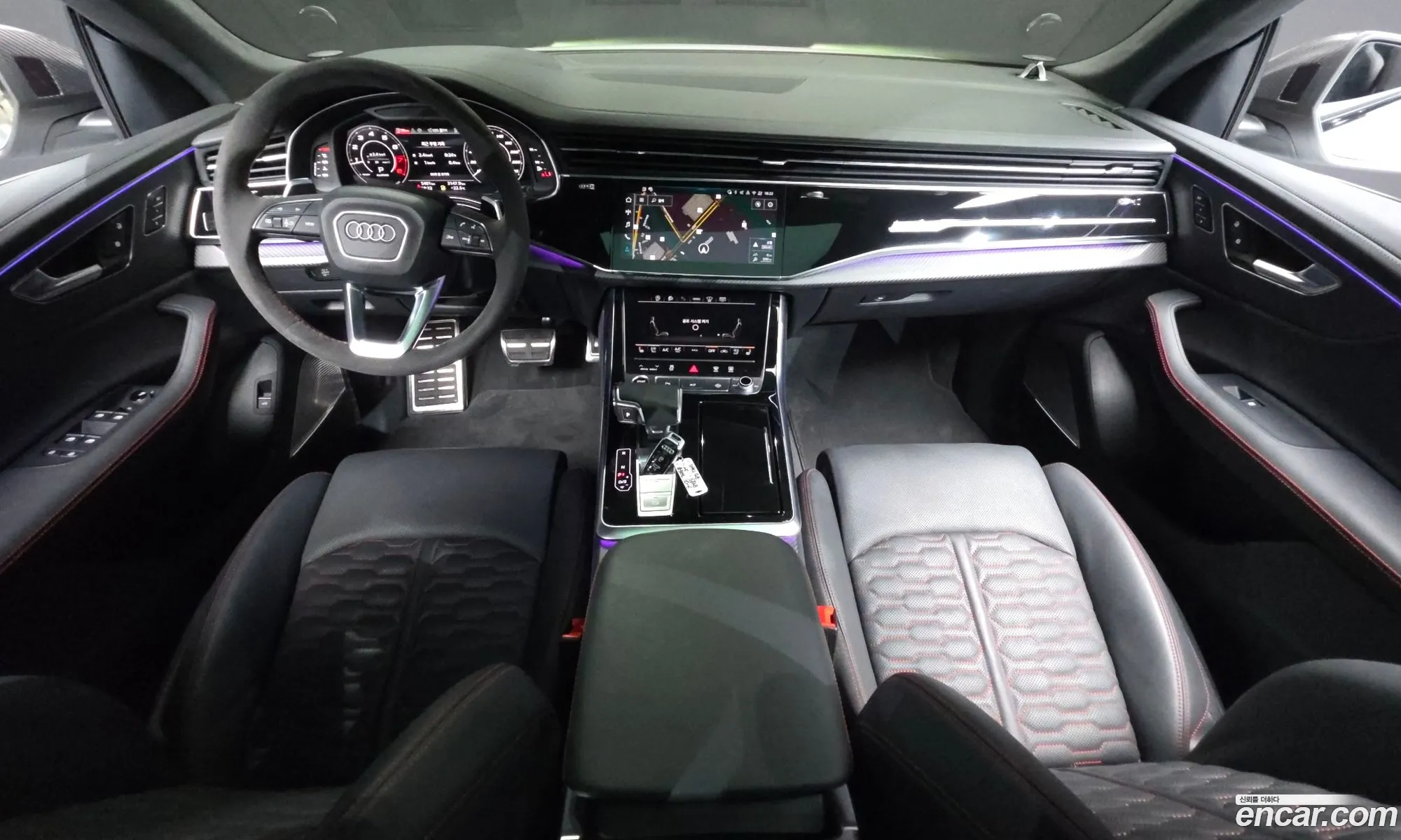Audi RSQ8 2025 WUAZZZF1 — 15