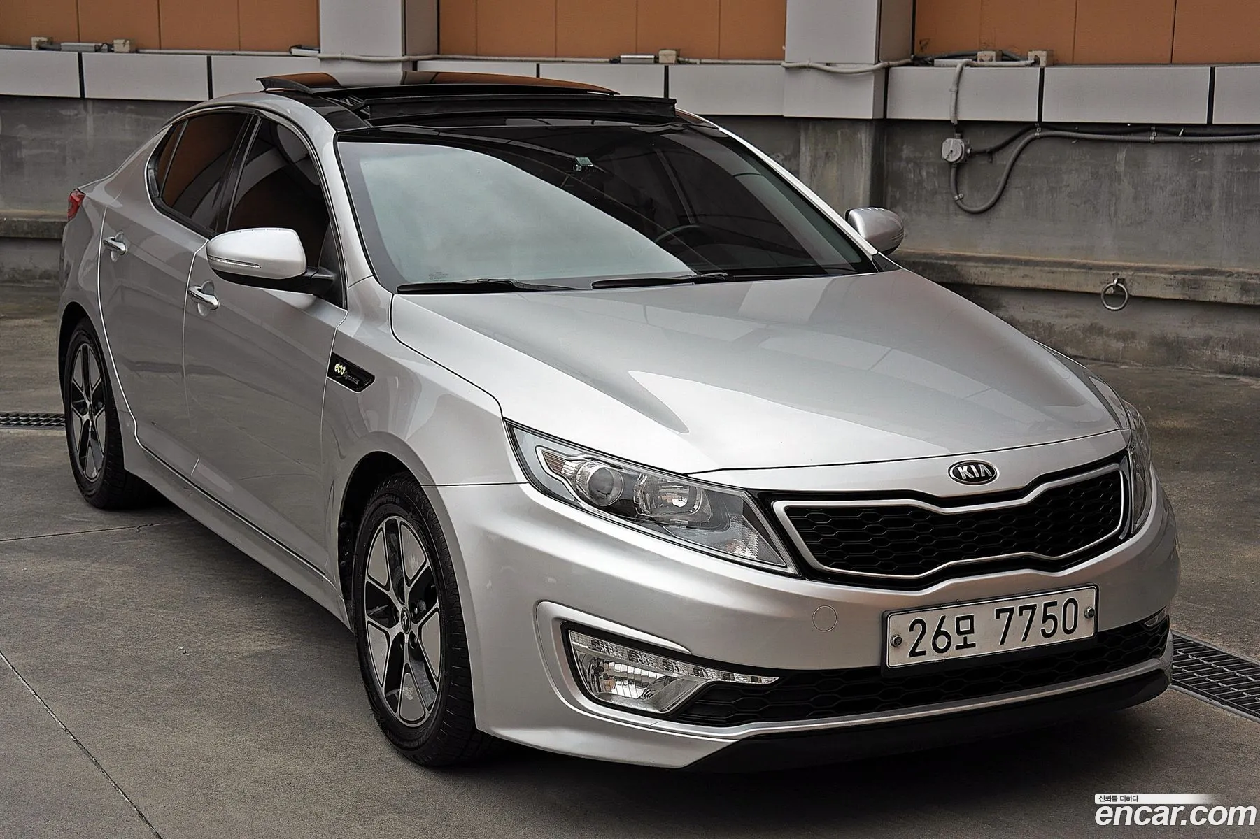 Kia K5 Hybrid 2012 — 2