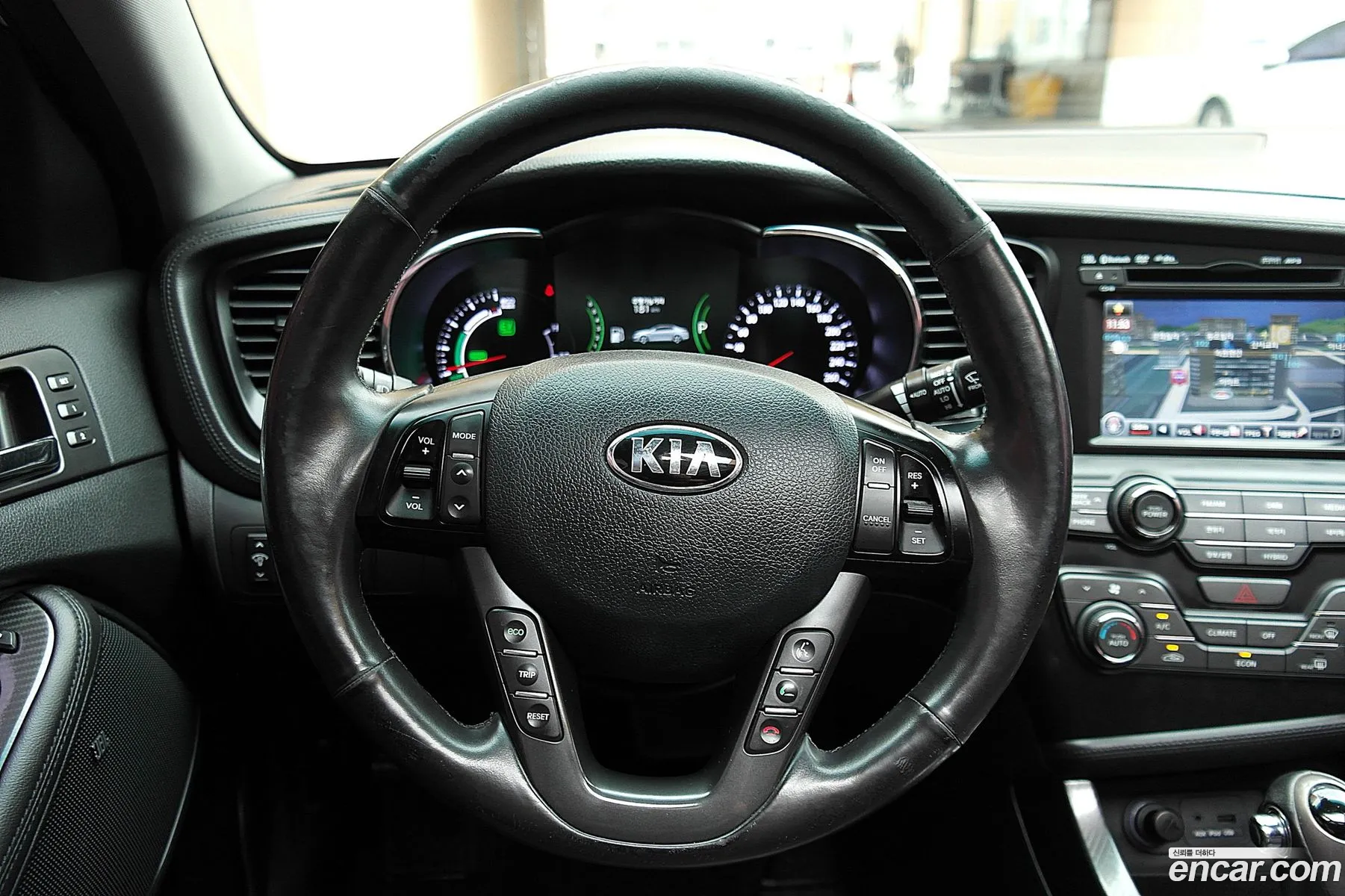 Kia K5 Hybrid 2012 — 8