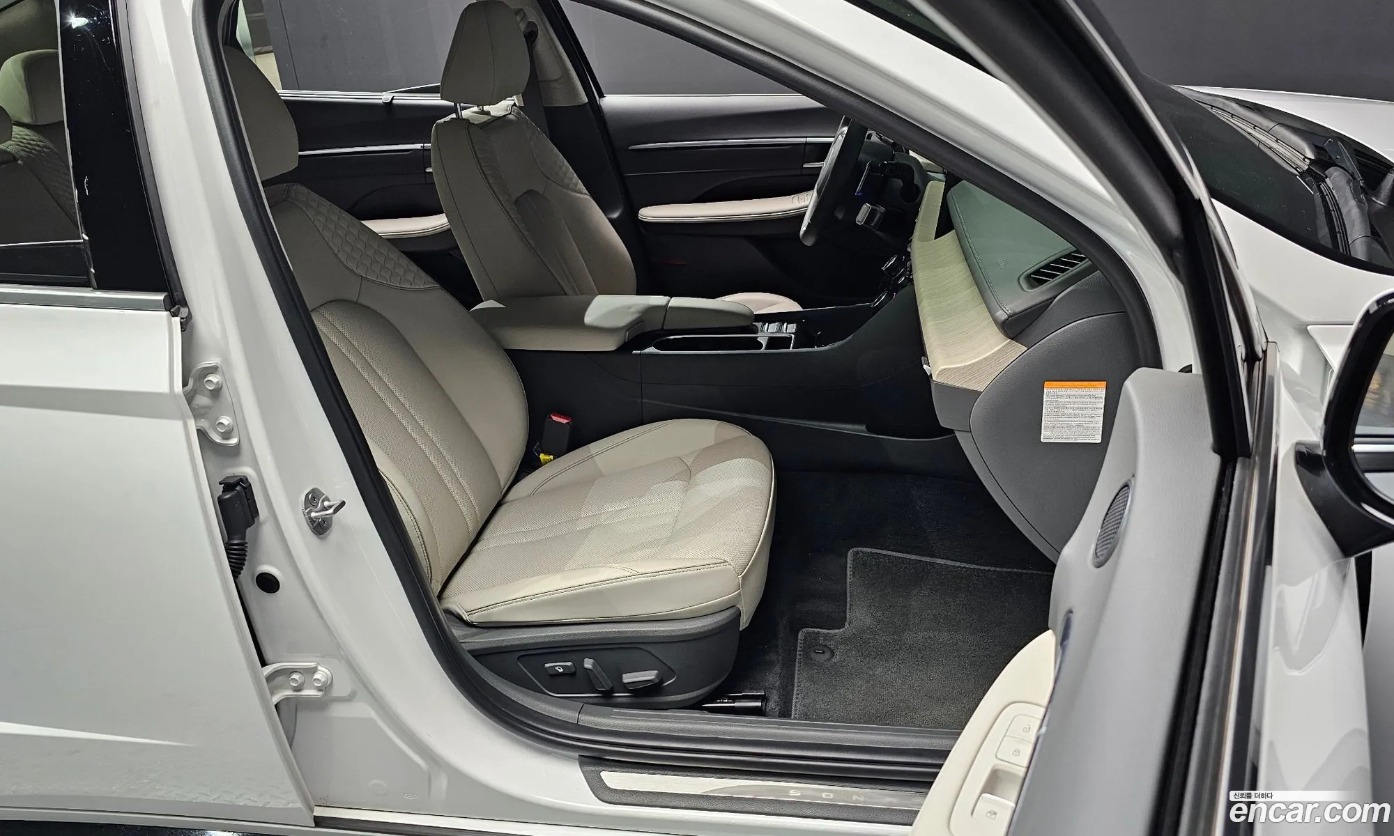 Hyundai Sonata the Edge Hybrid 2024 — 16