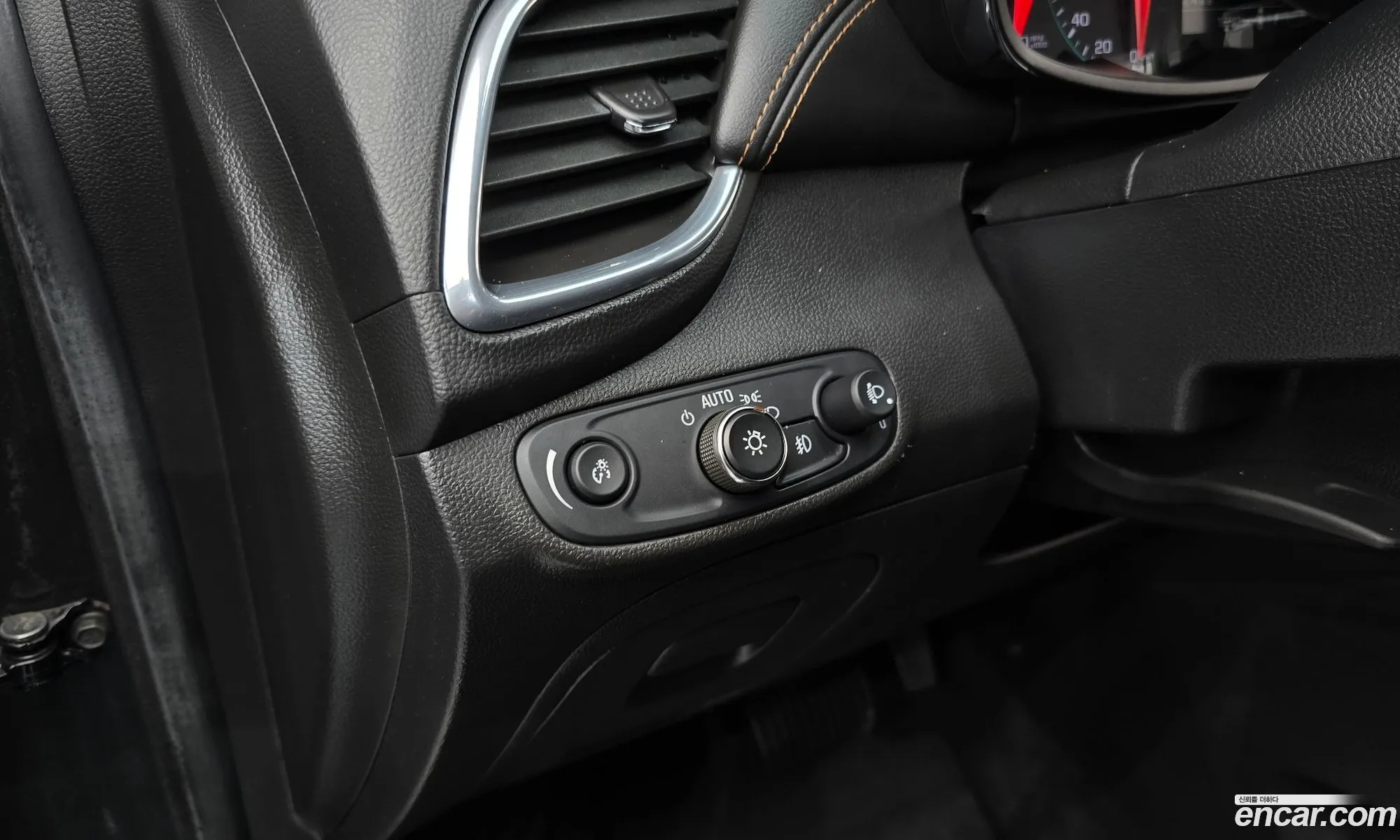 Chevrolet (GM Daewoo) Trax 2017 KLABA76BDJB503781 — 7