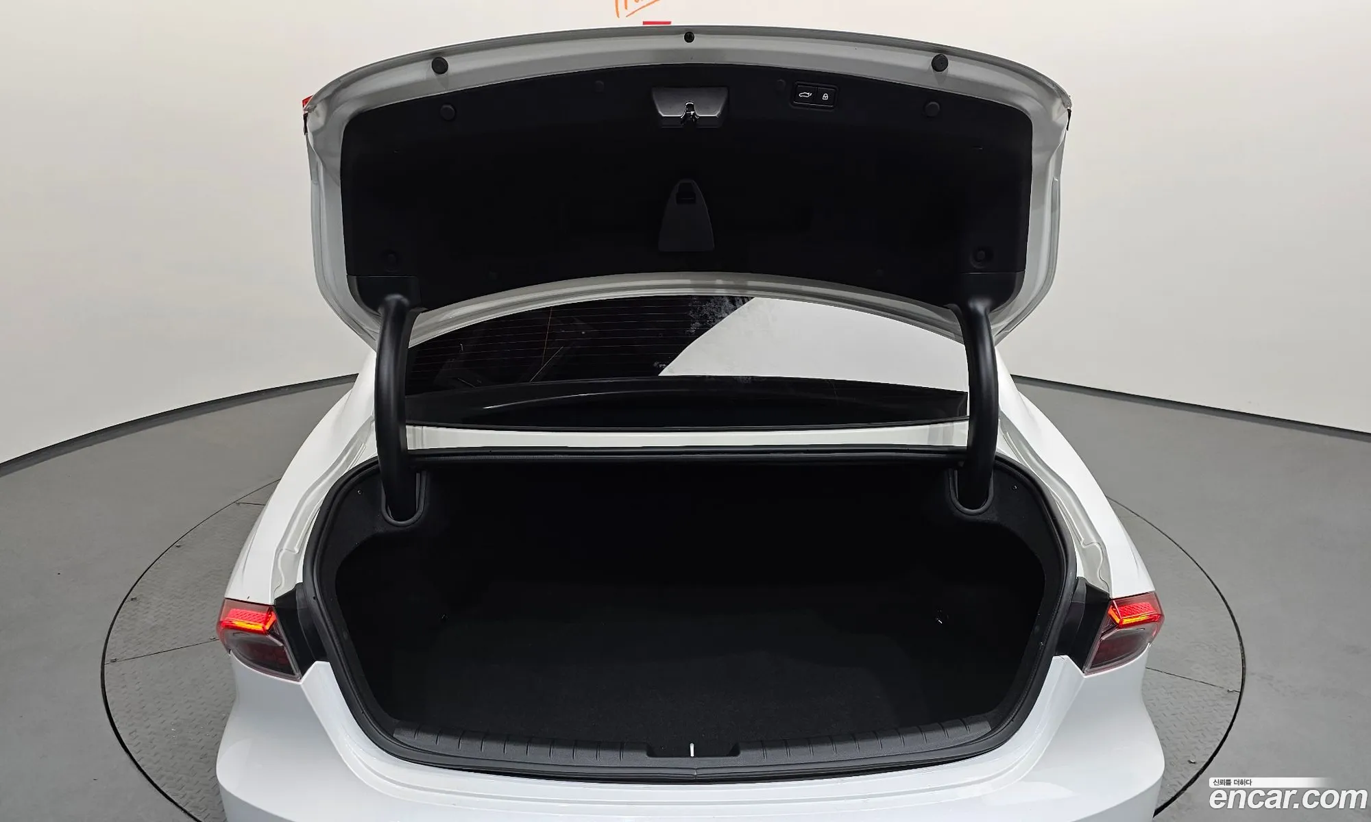 Hyundai Grandeur IG 2020 — 40