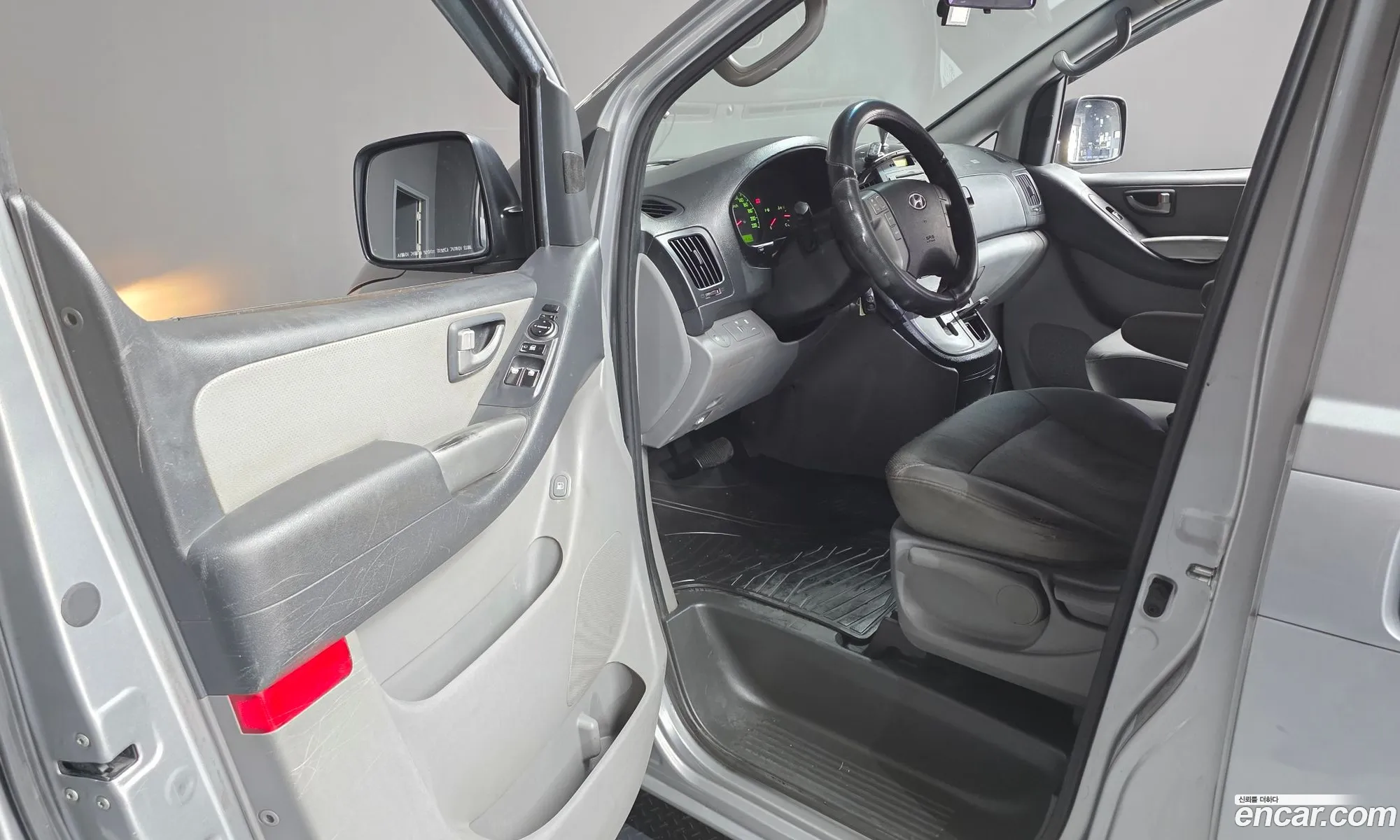 Hyundai Grand Starex 2015 — 13