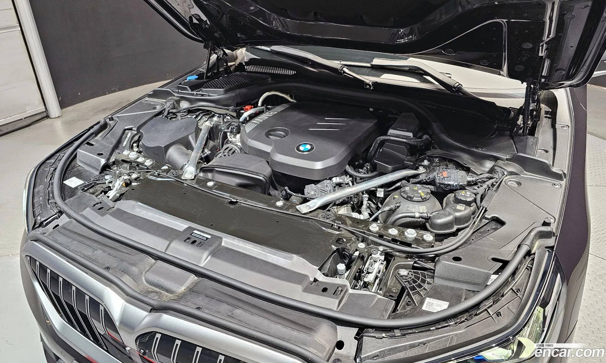 BMW 5 Series 2025 — 18