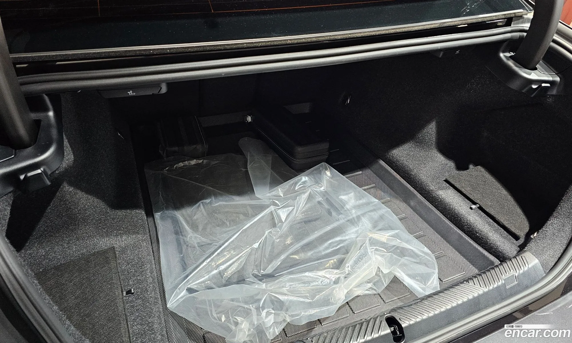 BMW 5 Series 2025 — 8