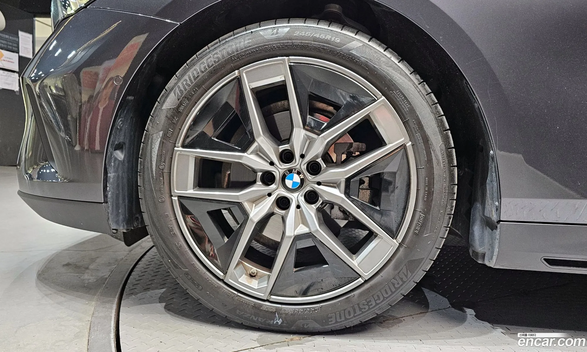 BMW 5 Series 2025 — 16