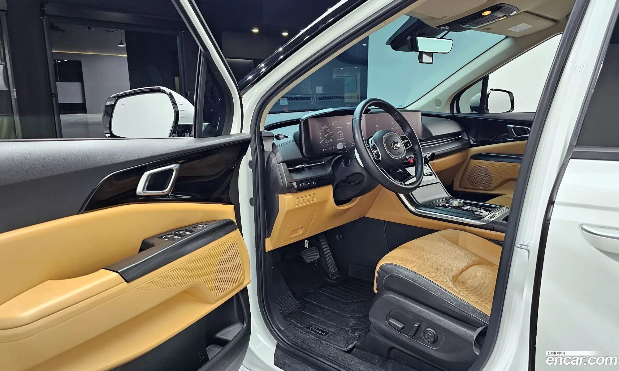 Kia Carnival 2021 KNANC81BBMS060261 — 8