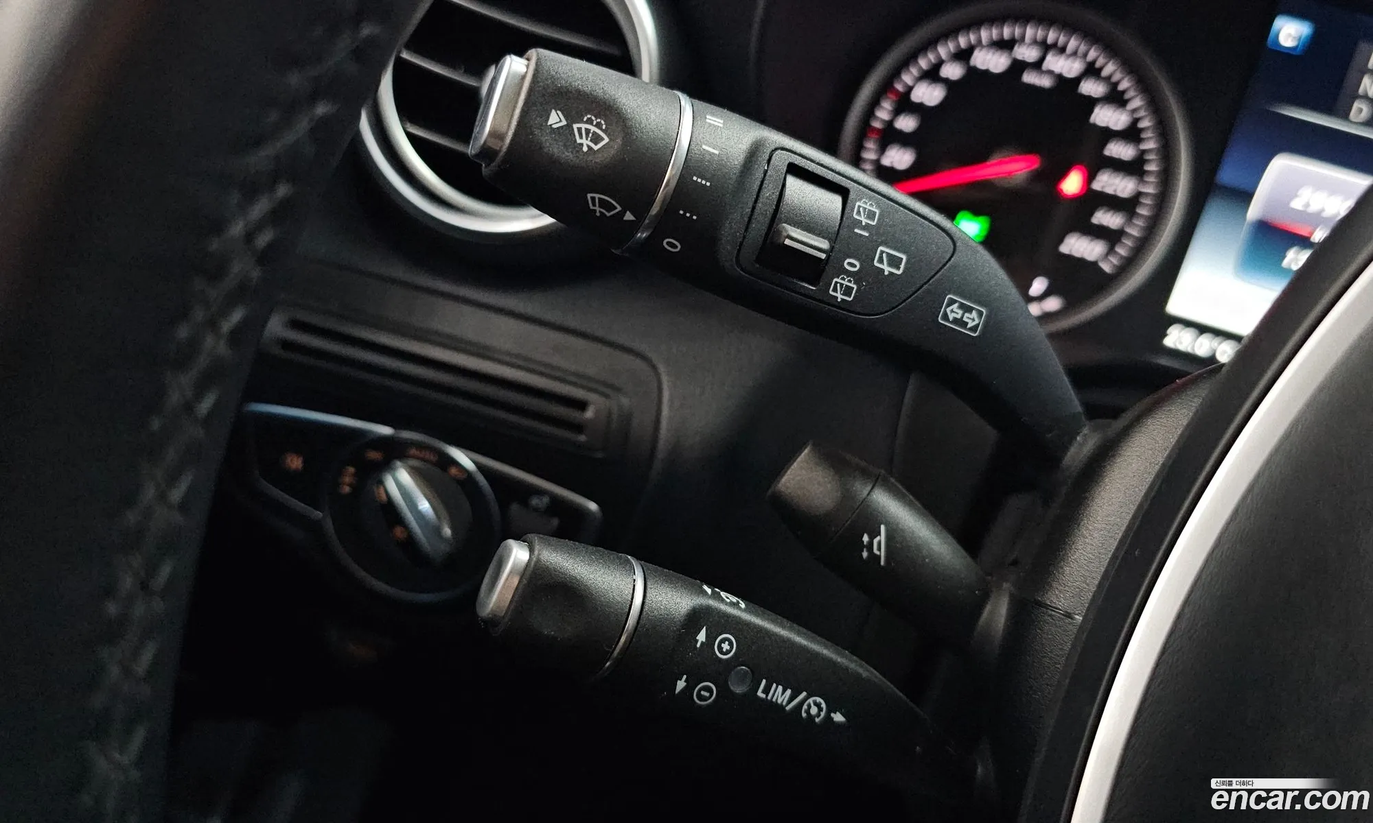 Mercedes-Benz GLC-Class X253 2019 — 34