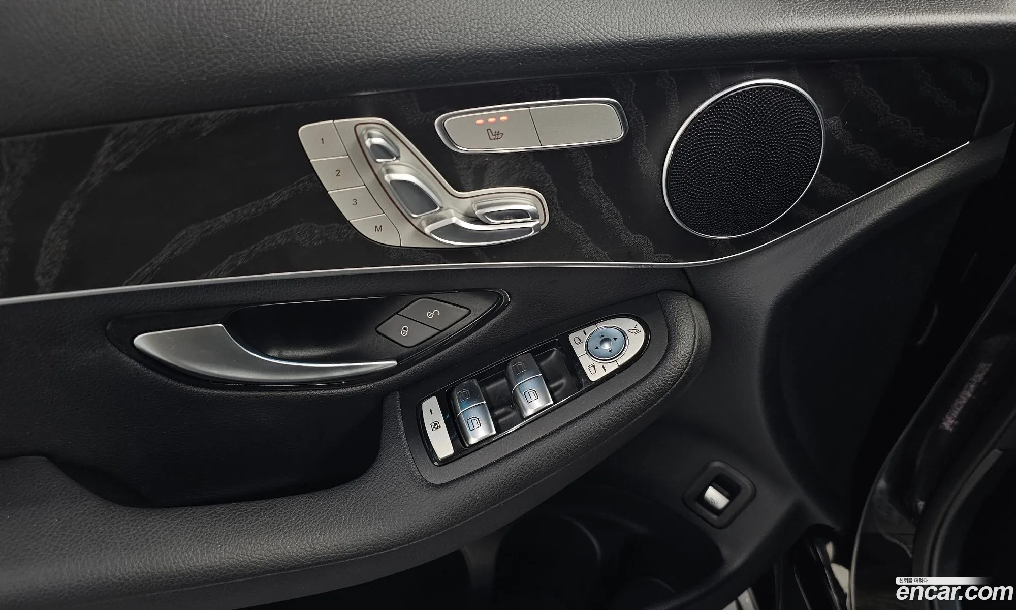 Mercedes-Benz GLC-Class X253 2019 — 27