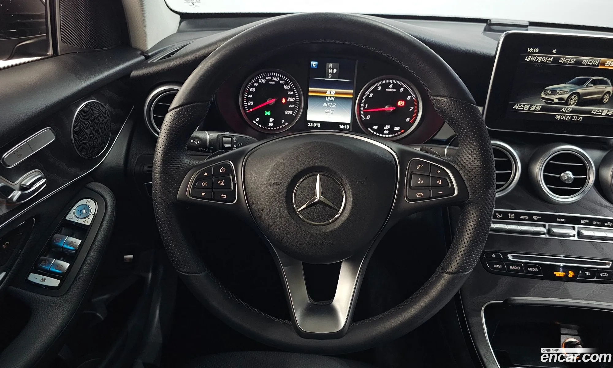 Mercedes-Benz GLC-Class X253 2019 — 17