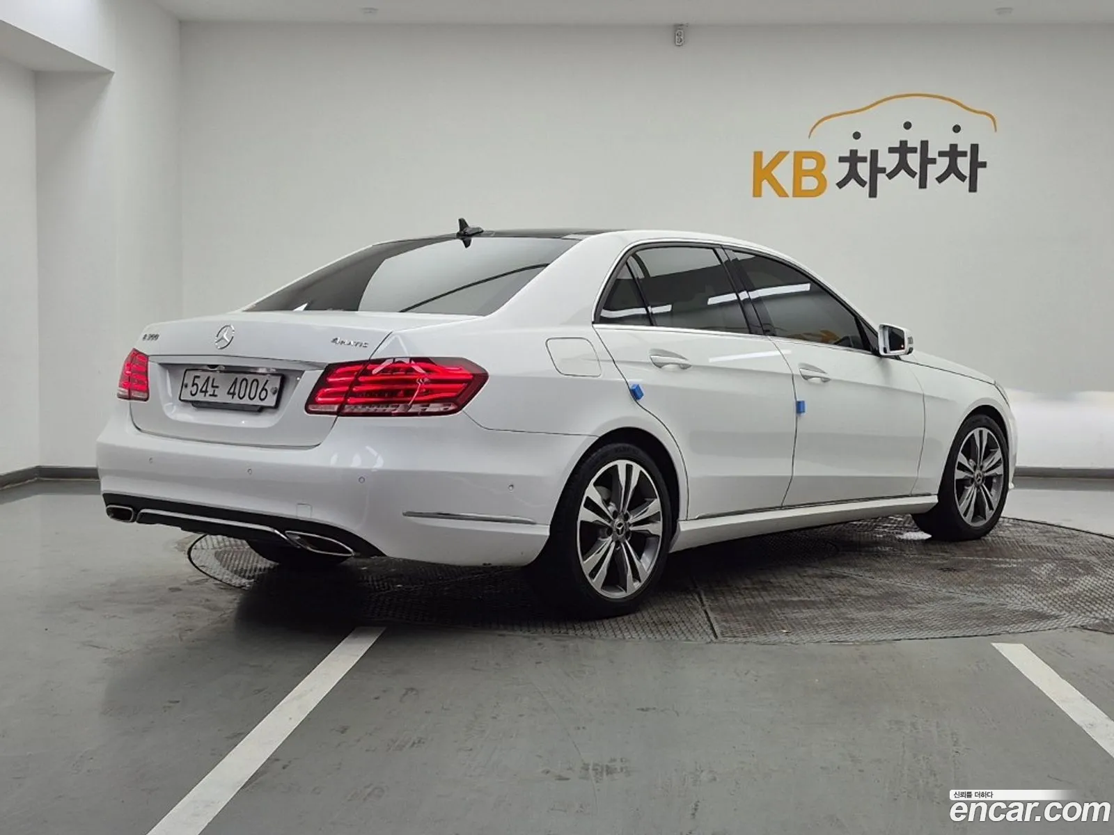 Mercedes-Benz E-Class W212 2014 — 18