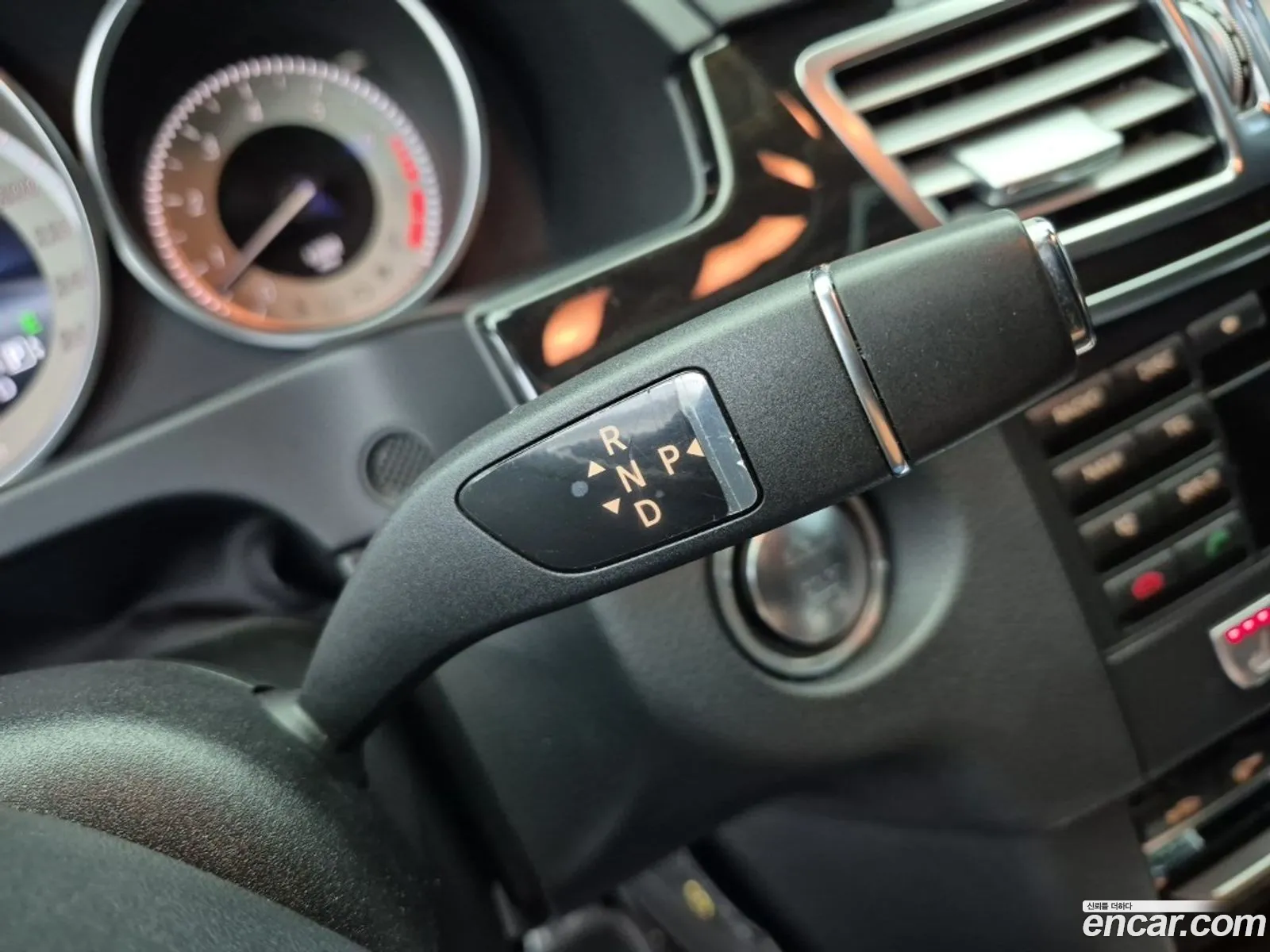 Mercedes-Benz E-Class W212 2014 — 11