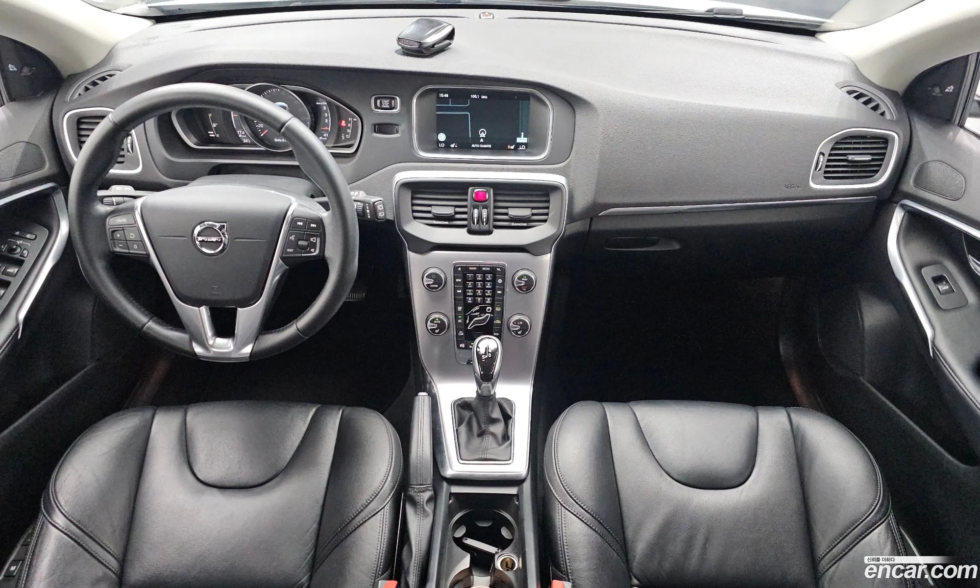 Volvo V40 2016 YV1MV79K0H2379218 — 9