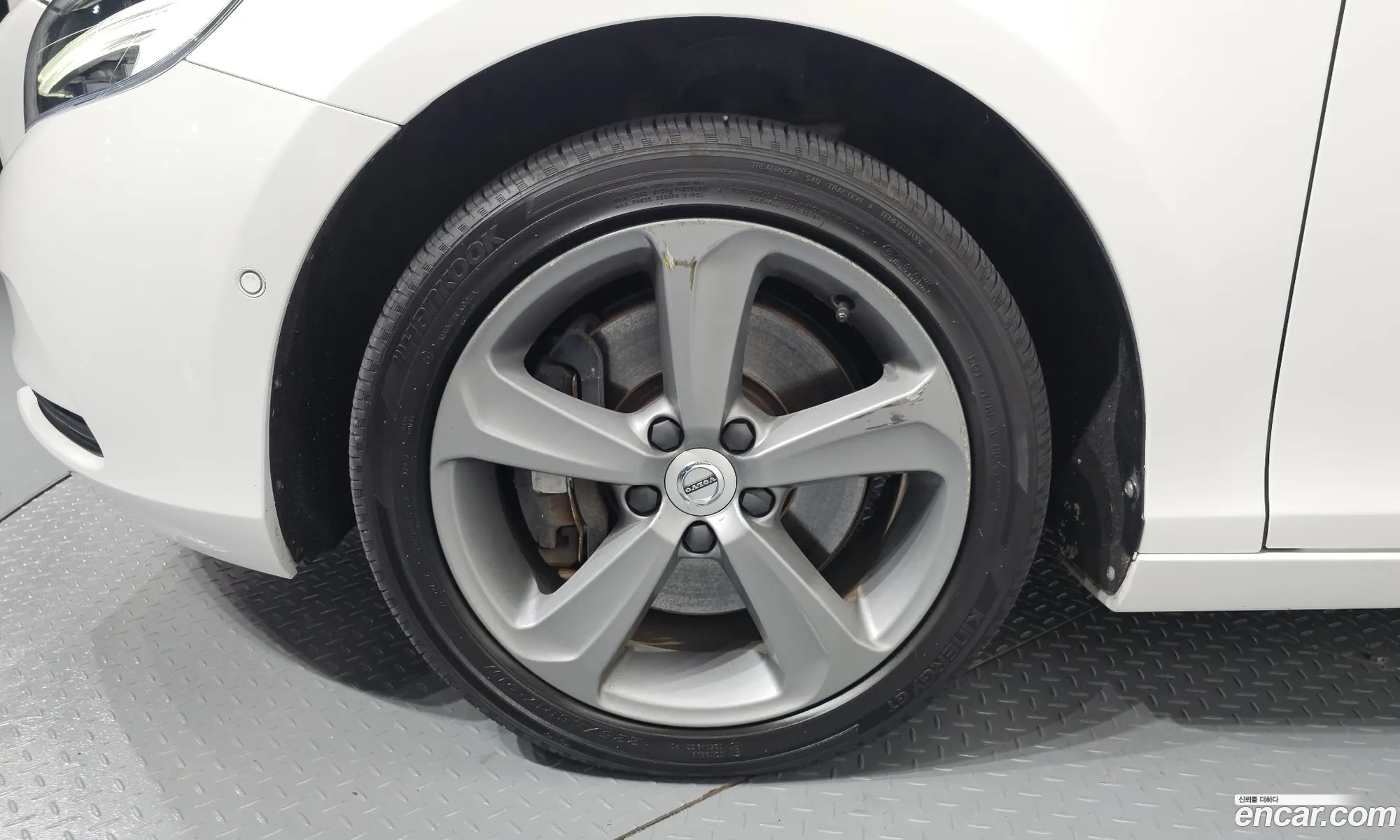 Volvo V40 2016 YV1MV79K0H2379218 — 12