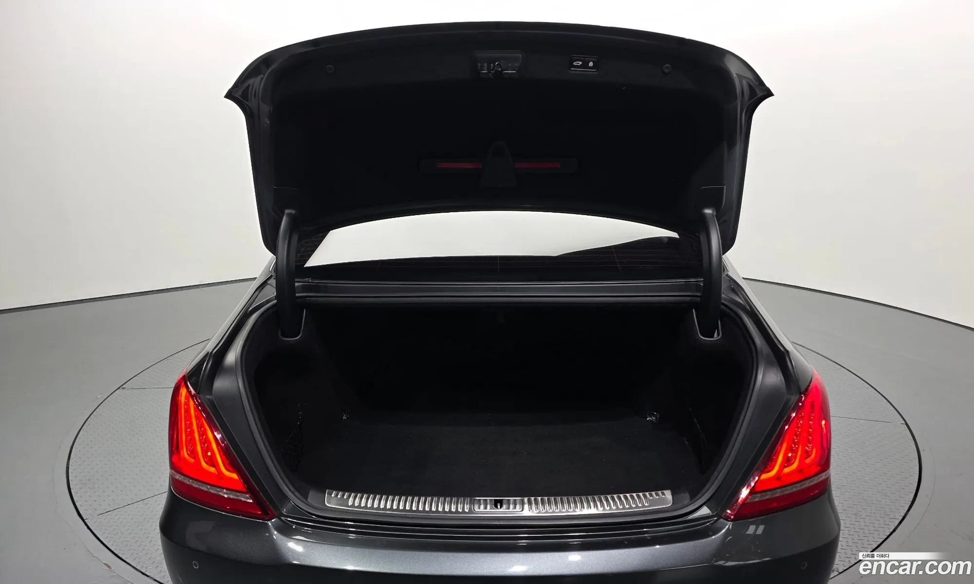 Genesis EQ900 2017 — 4