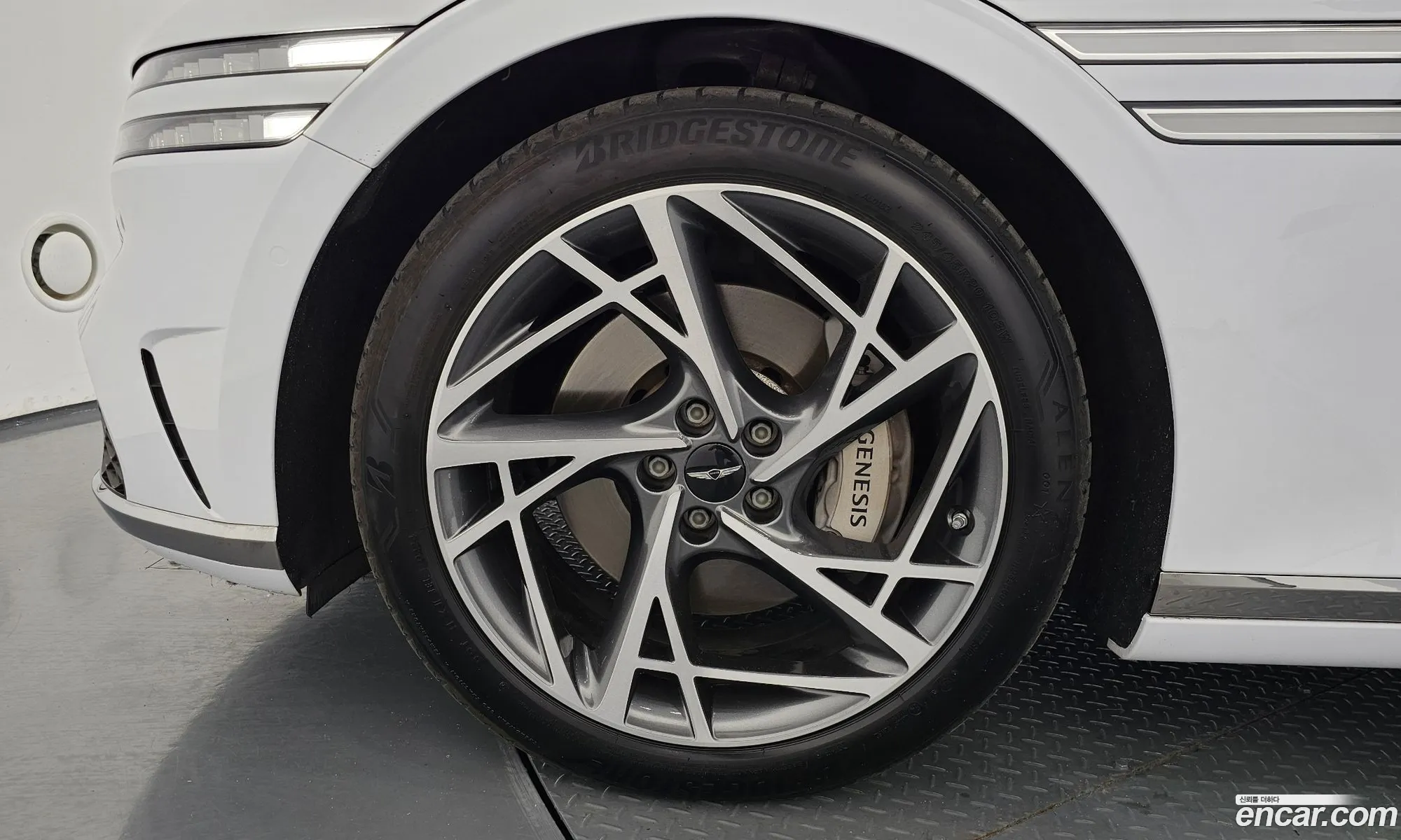 Genesis G90 2022 KMTFA41DDNU010952 — 5