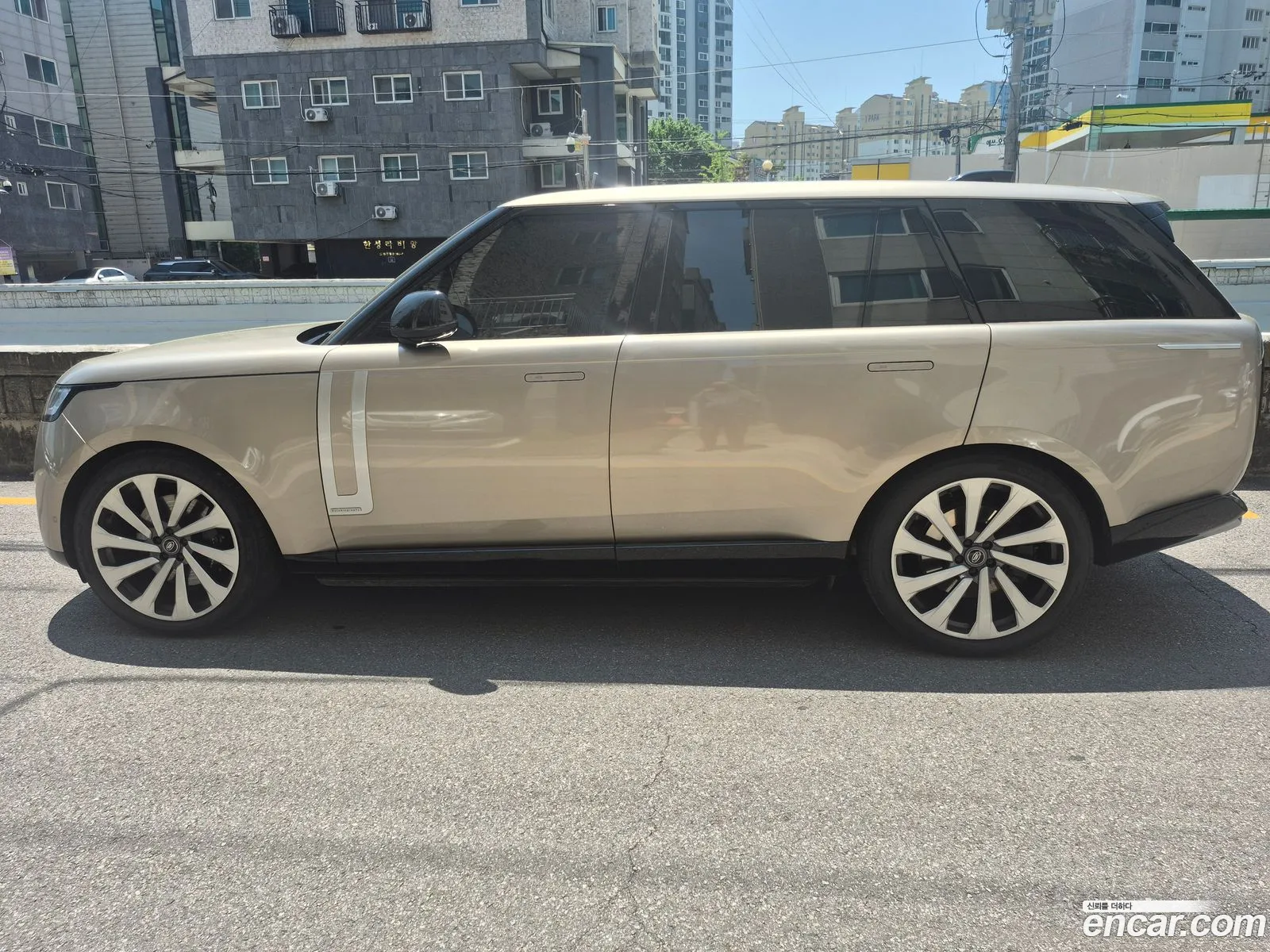Land Rover Range Rover 2025 — 8
