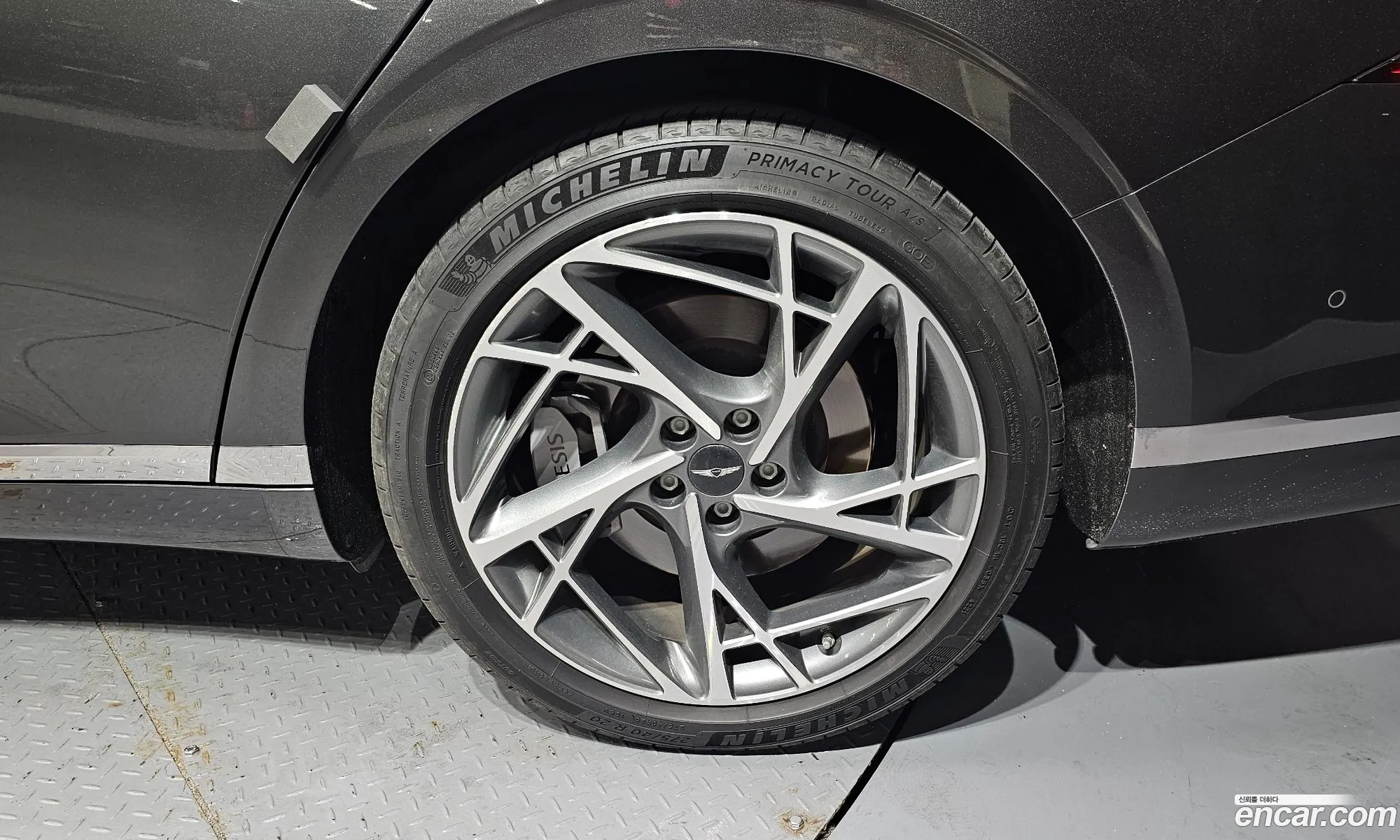 Genesis G90 2022 KMTFA41DBNU001588 — 8