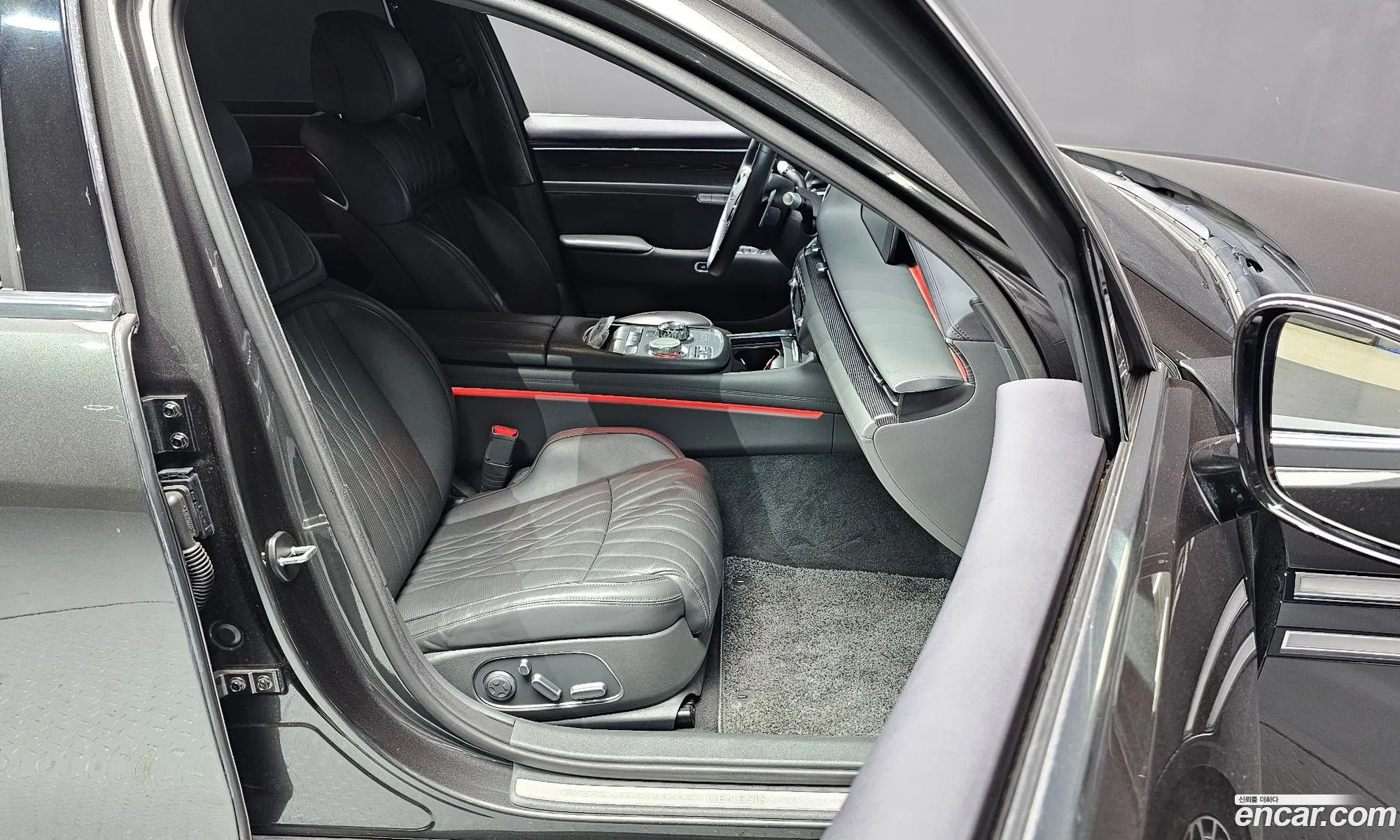 Genesis G90 2022 KMTFA41DBNU001588 — 18