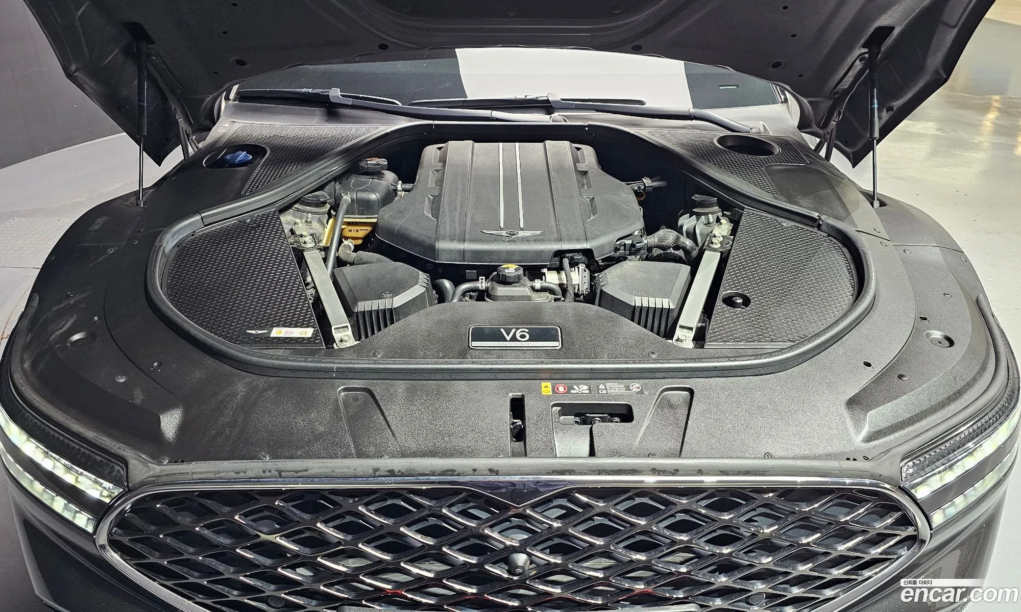 Genesis G90 2022 KMTFA41DBNU001588 — 2