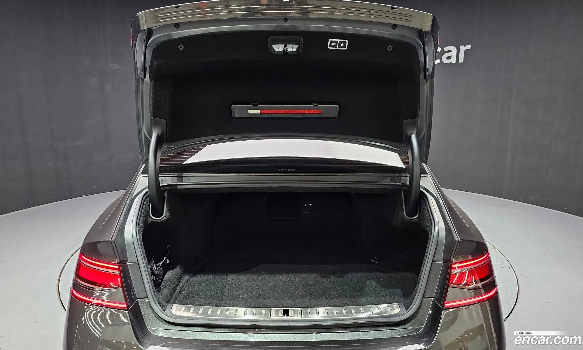 Genesis G90 2022 KMTFA41DBNU001588 — 4