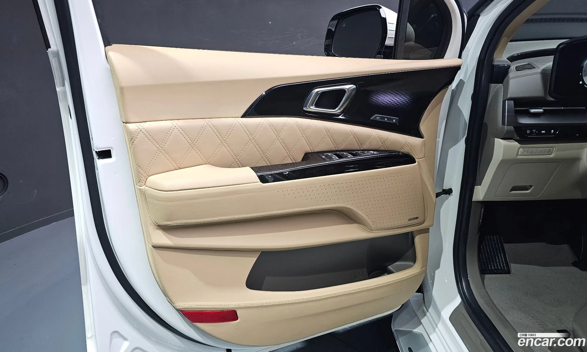 Kia Carnival 2020 KNANE81BBMS003198 — 7