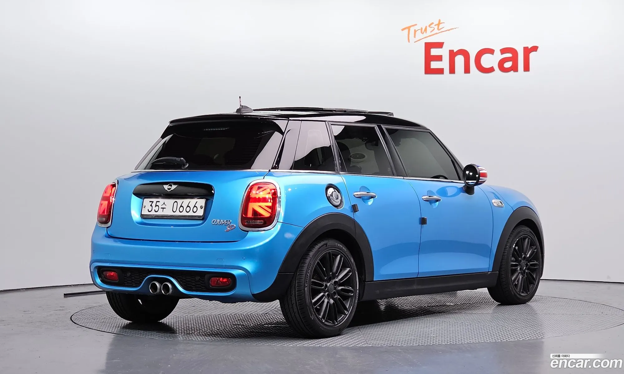 Mini Cooper SD 2016 WMWXT7104G2C16218 — 18